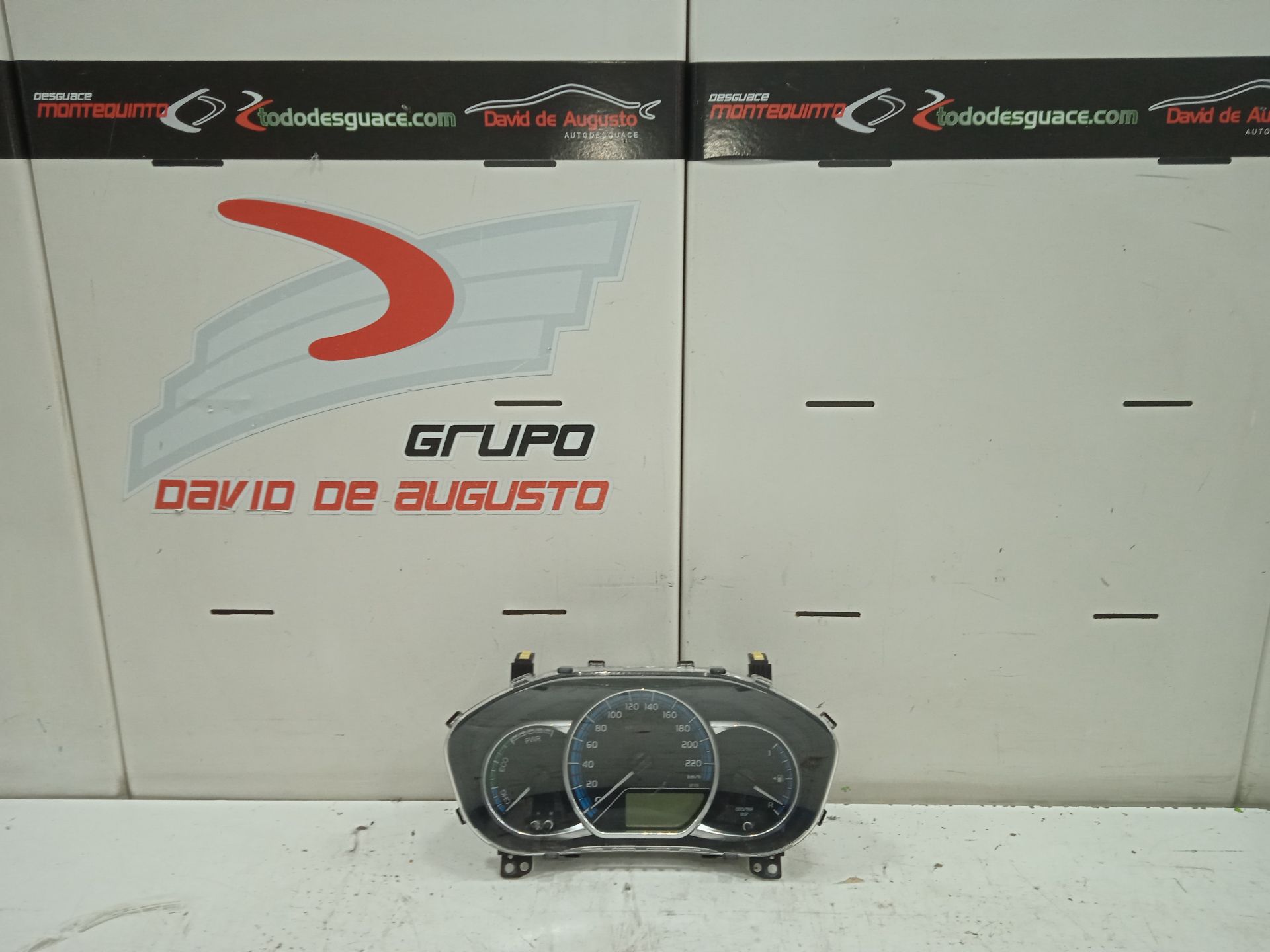 Cuadro instrumentos toyota yaris (p13) hybrid feel!