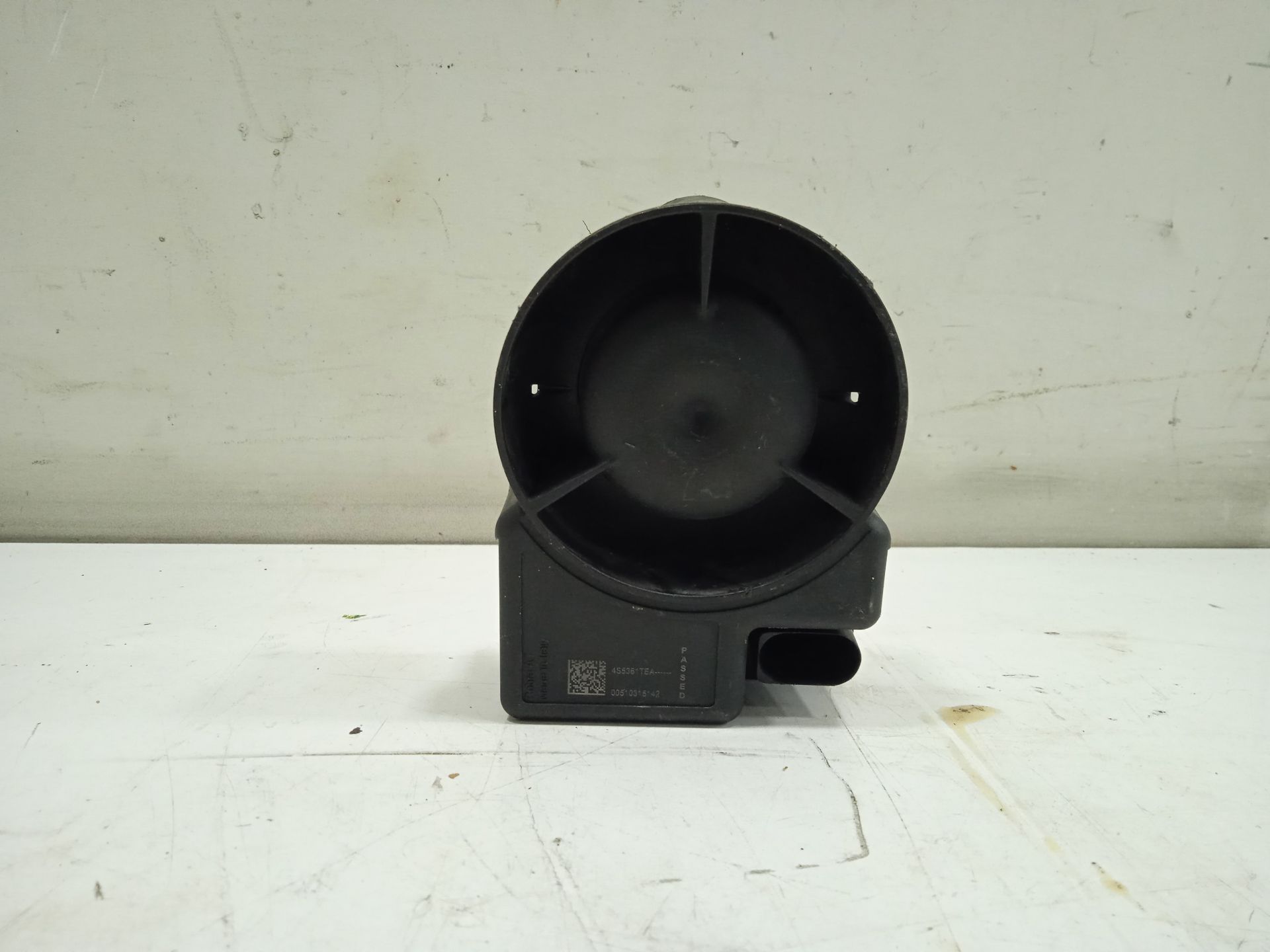 Claxon tesla model s basis