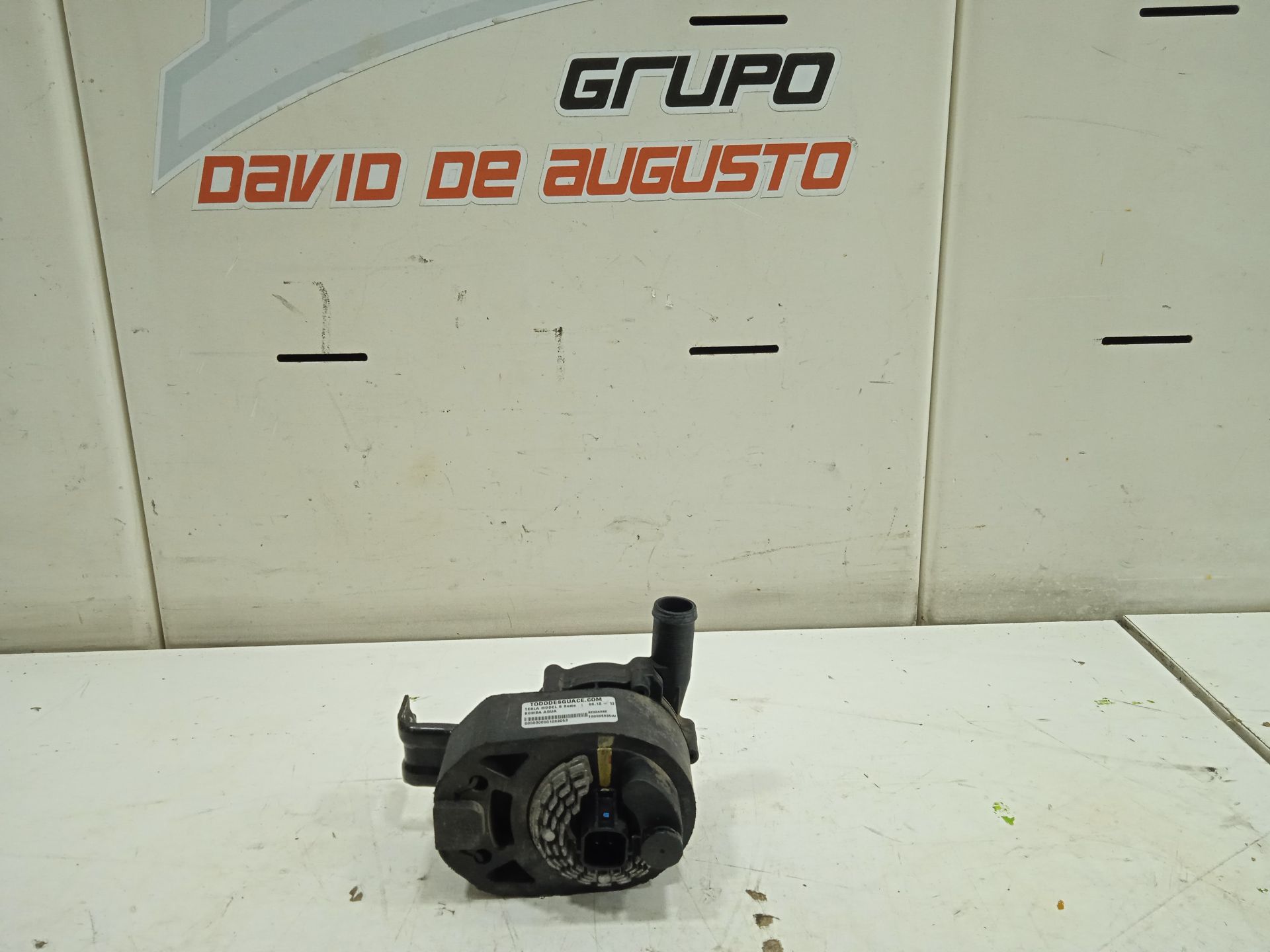 Bomba agua tesla model s basis
