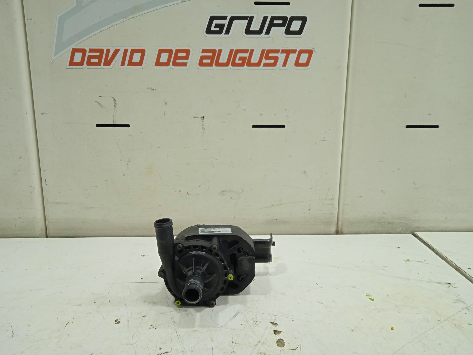 Bomba agua tesla model s basis