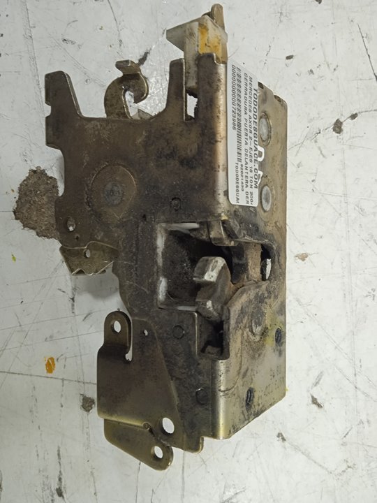 Cerradura puerta delantera derecha mercedes-benz axor 2 cr 2-ejes 18 t bm 944 95024 (2004) 1829   4x2      om 906 la   nr