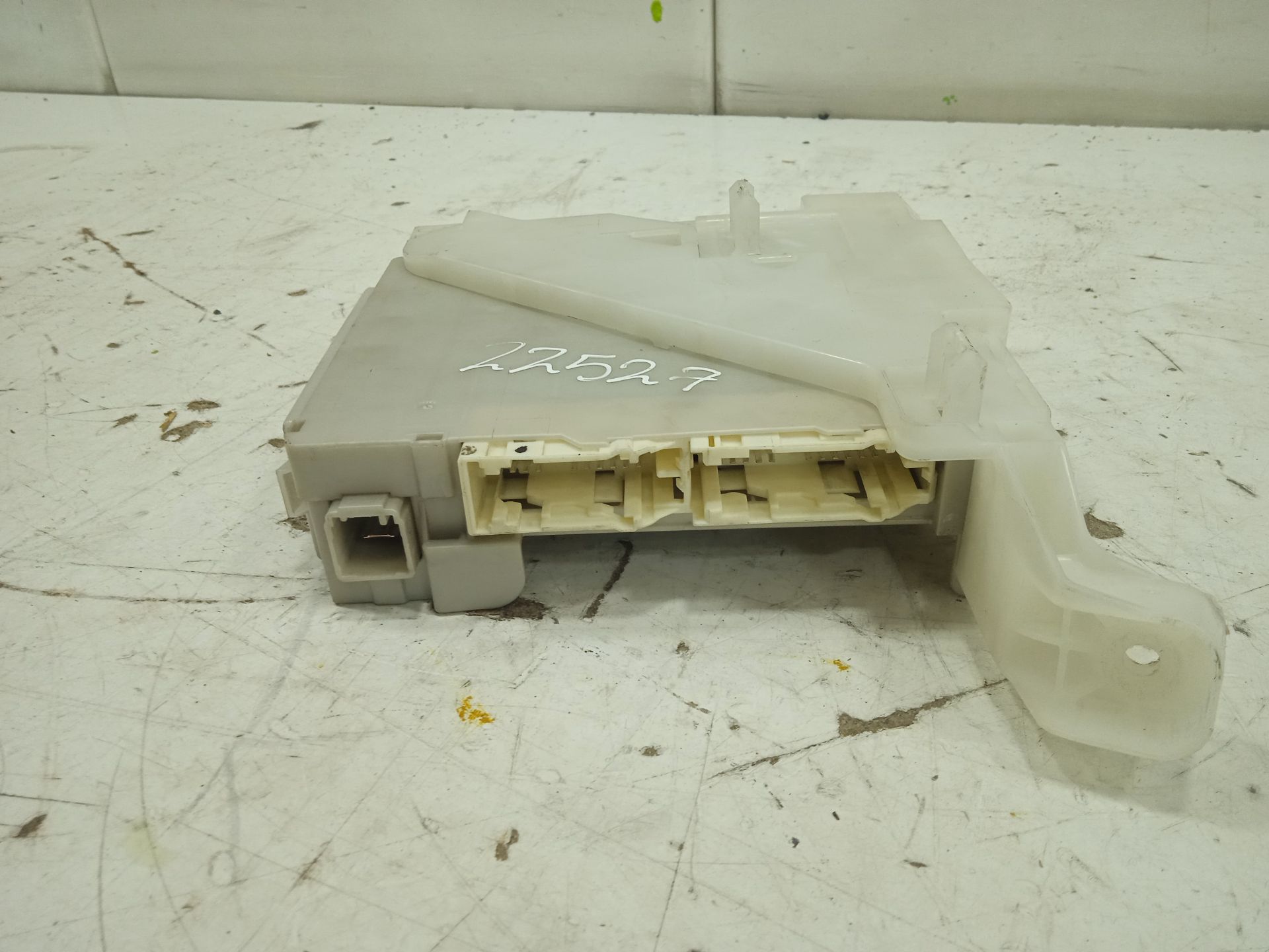 Caja reles / fusibles lexus ct (zwa10) 200h