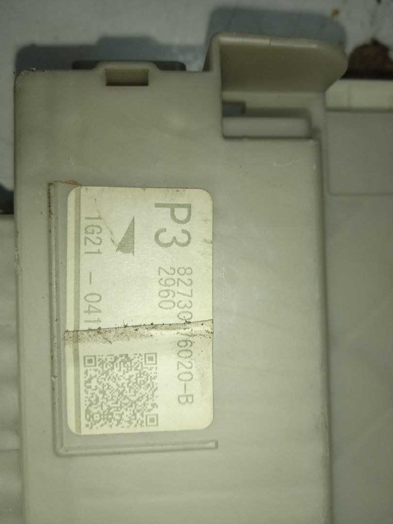 Caja reles / fusibles lexus ct (zwa10) 200h