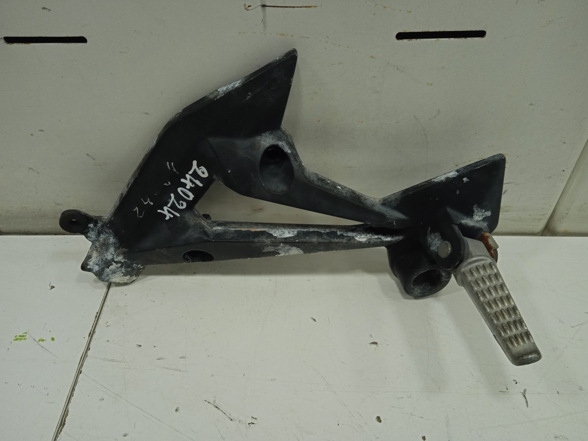 Estribera izquierda kawasaki z 750  z 1000 