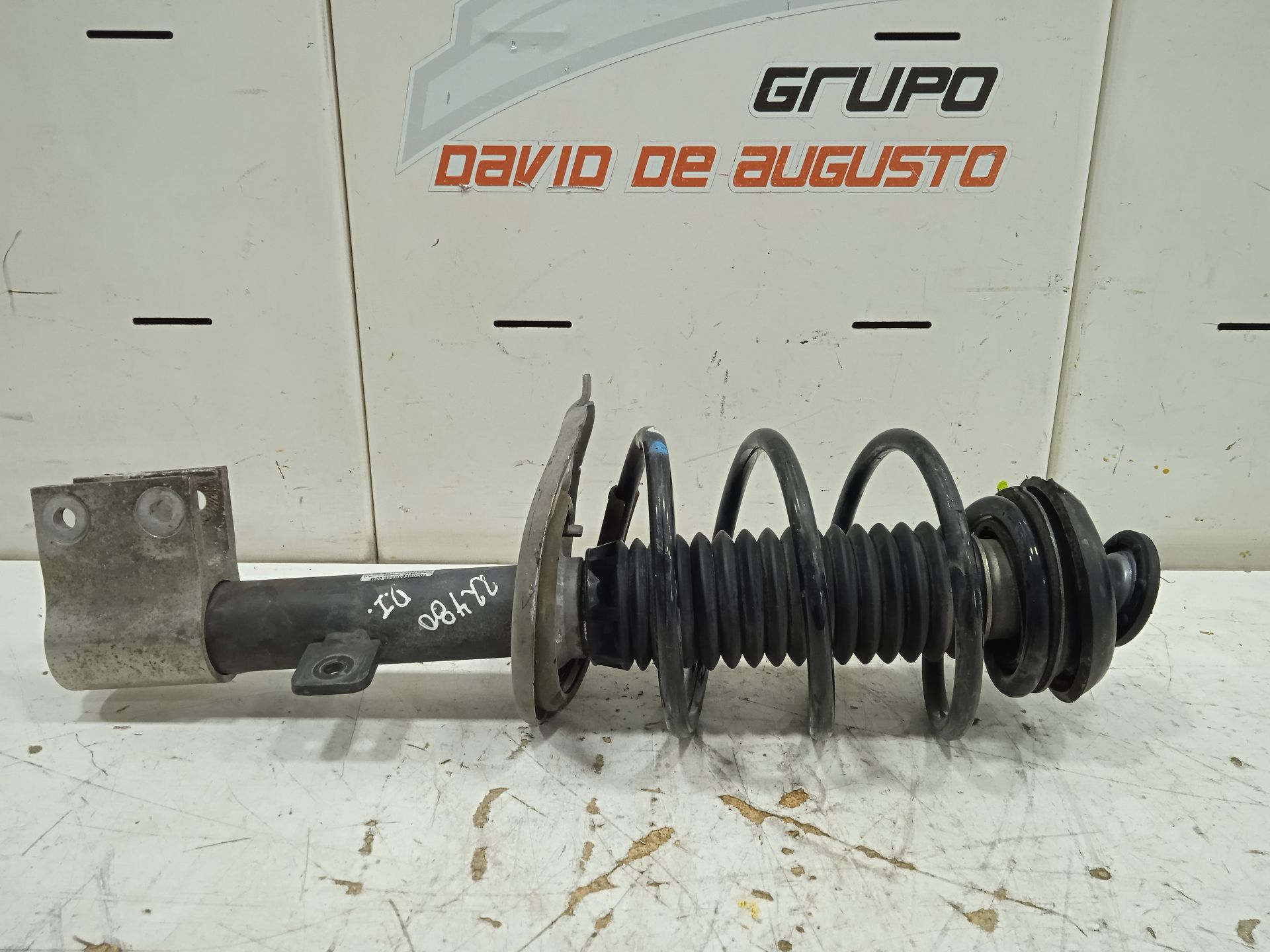 Amortiguador delantero izquierdo citroen c4 berlina collection
