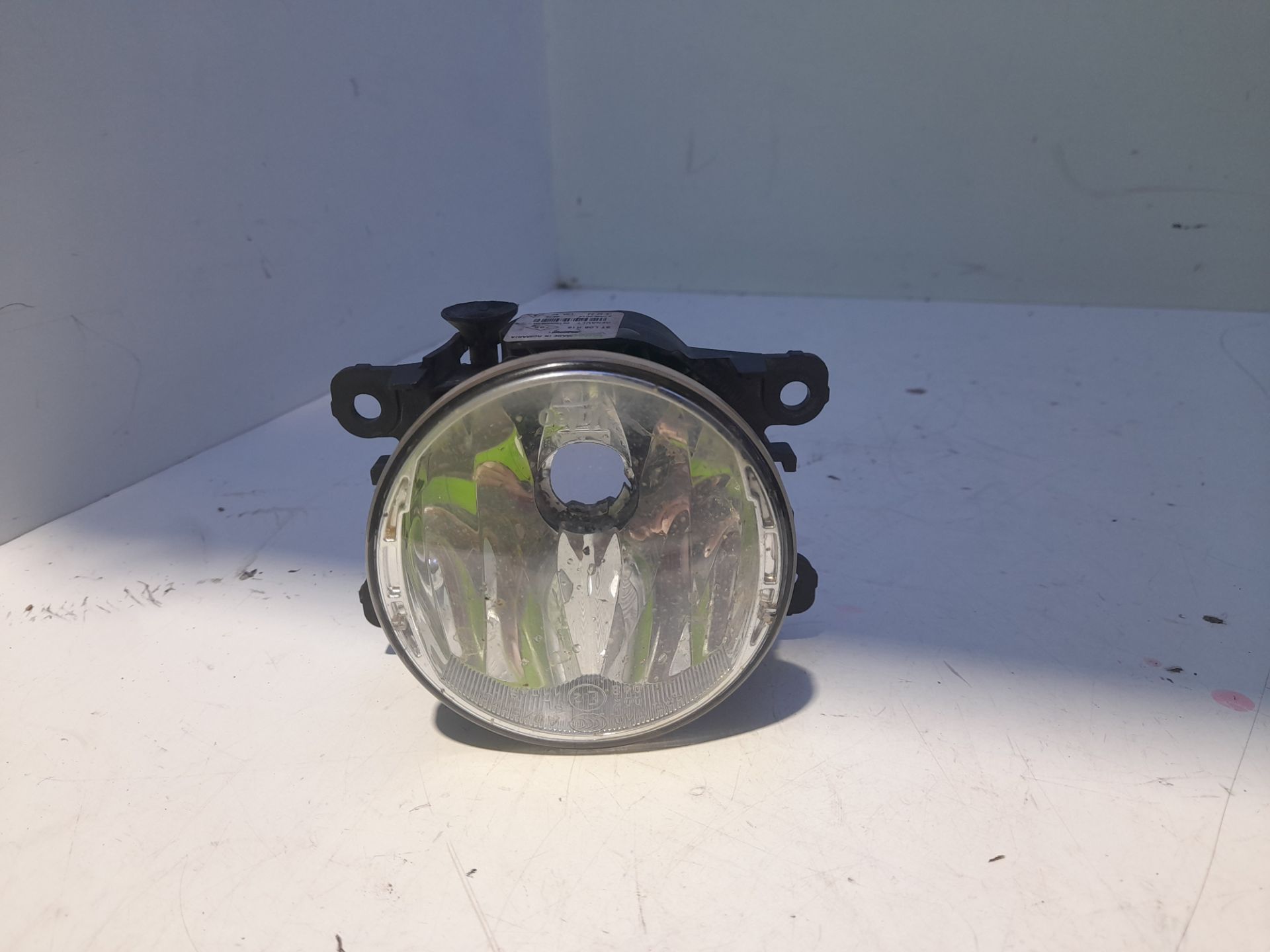 Faro antiniebla derecho renault  no identificado