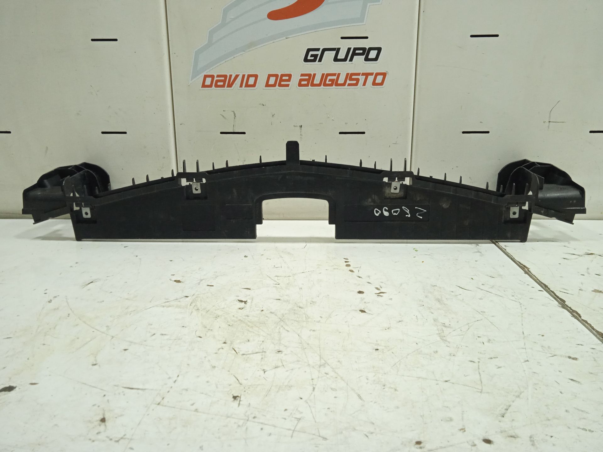 Moldura paragolpe delantera   no identificado
