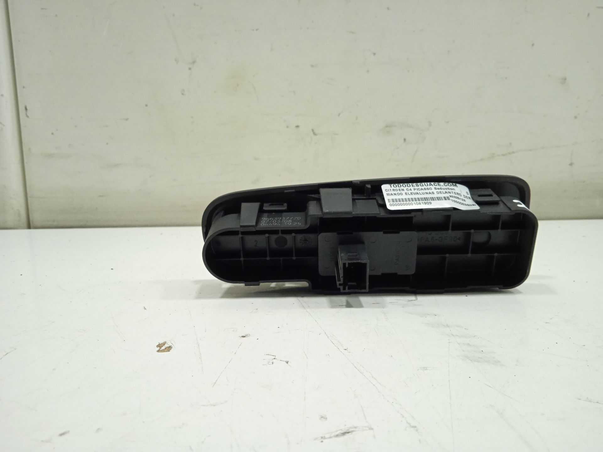 Mando elevalunas delantero derecho citroen c4 picasso seduction