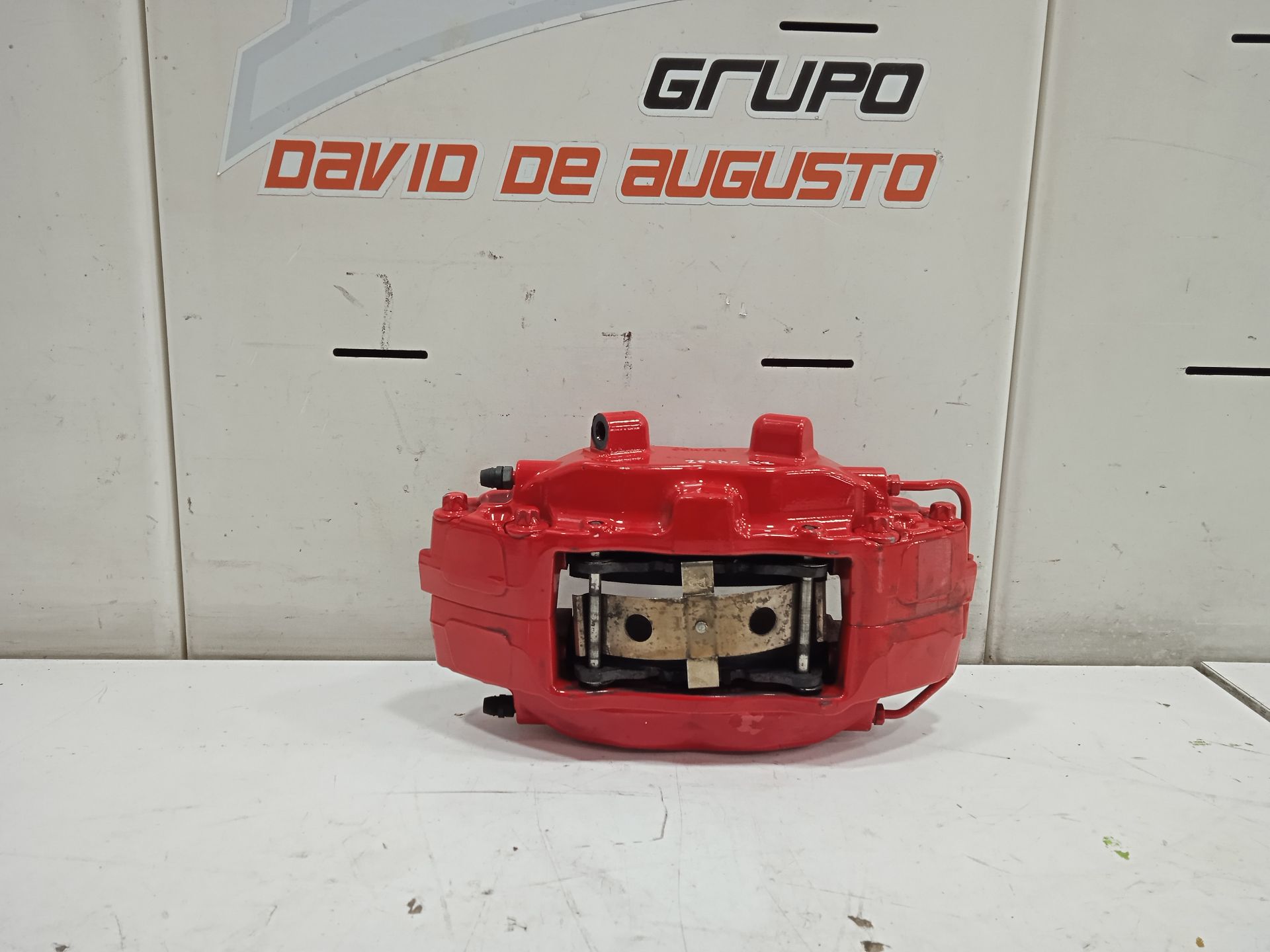 Pinza de freno delantera derecha tesla model s basis