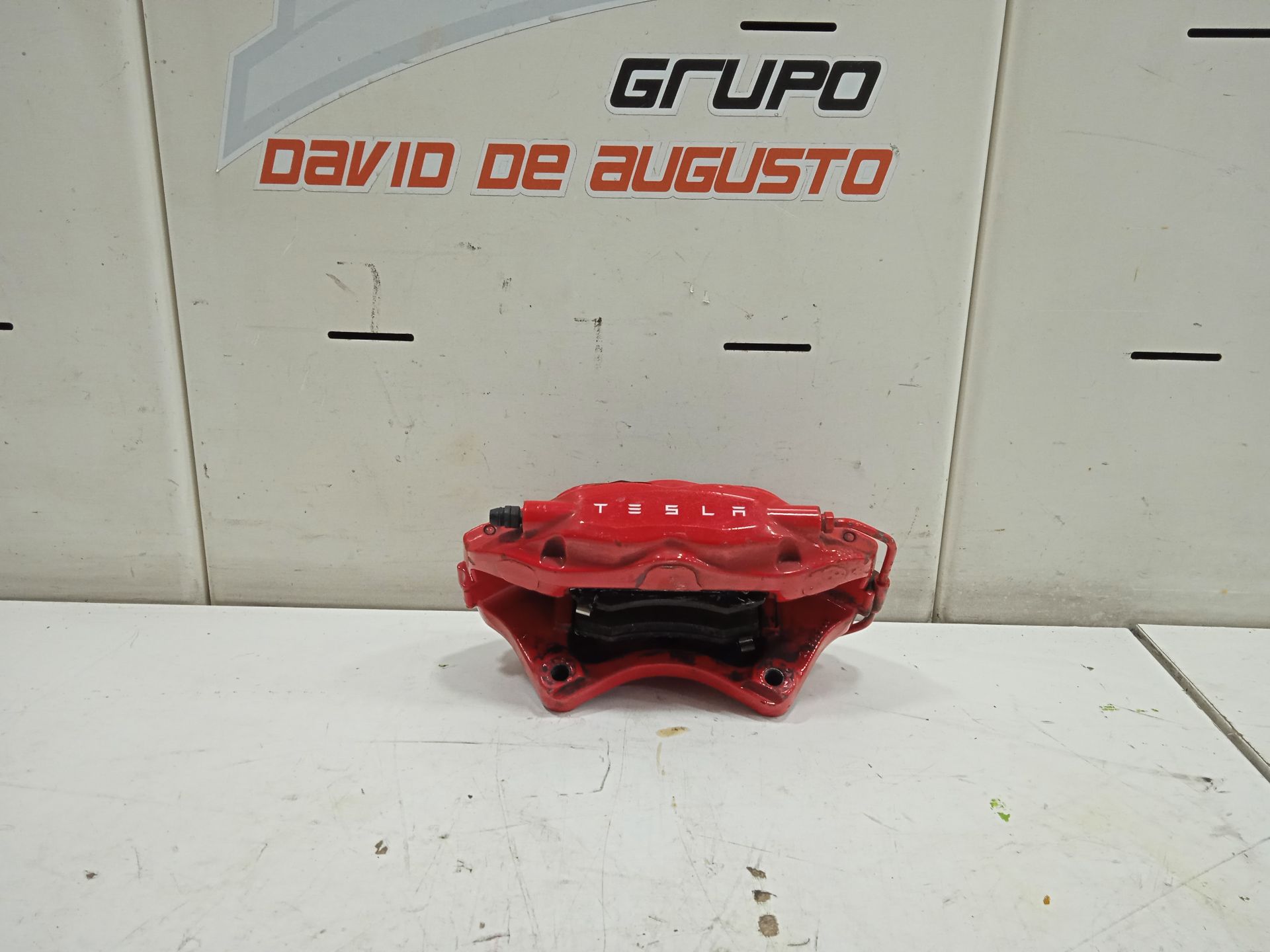 Pinza de freno delantera izquierda tesla model s basis