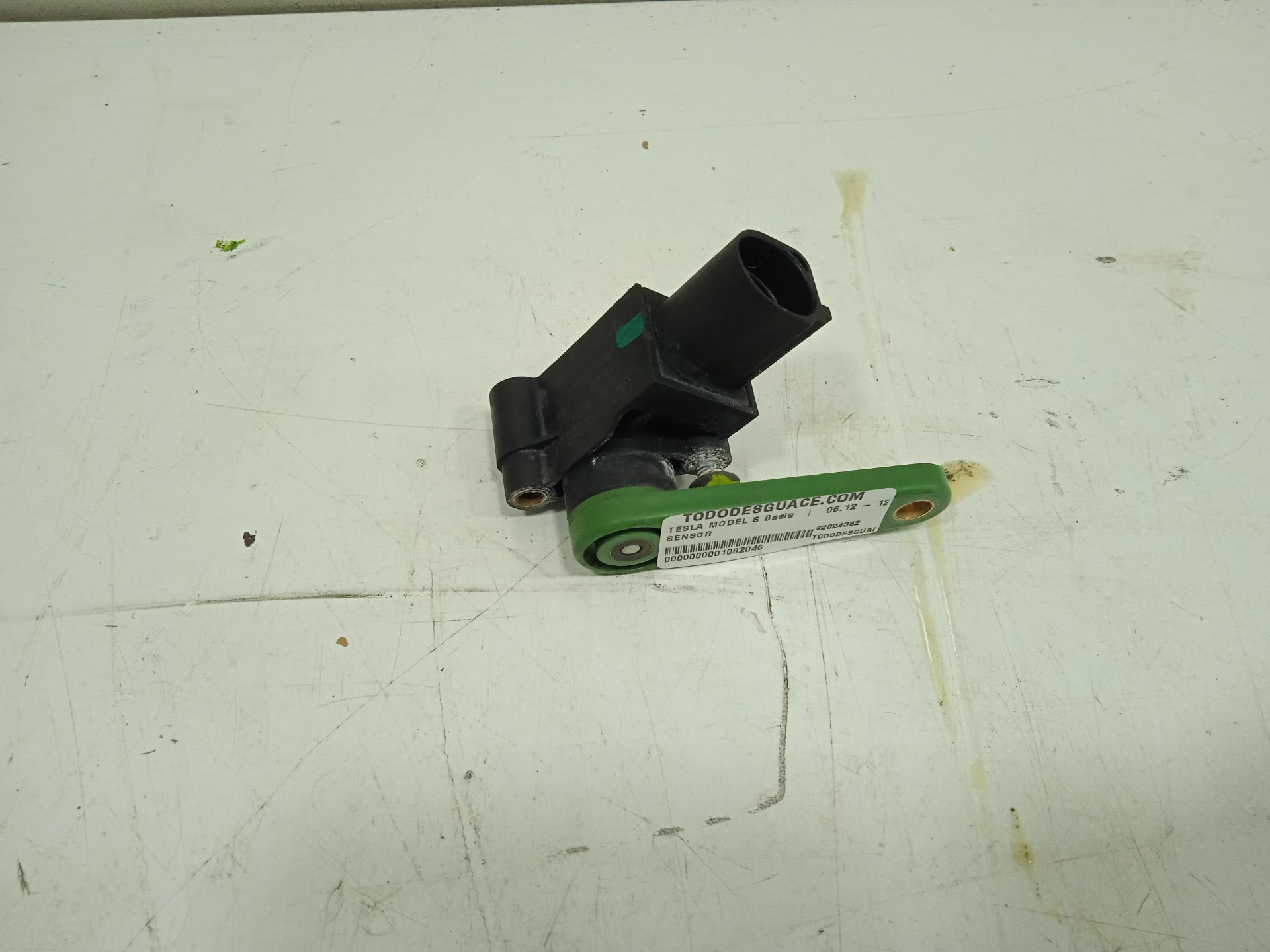 Sensor tesla model s basis