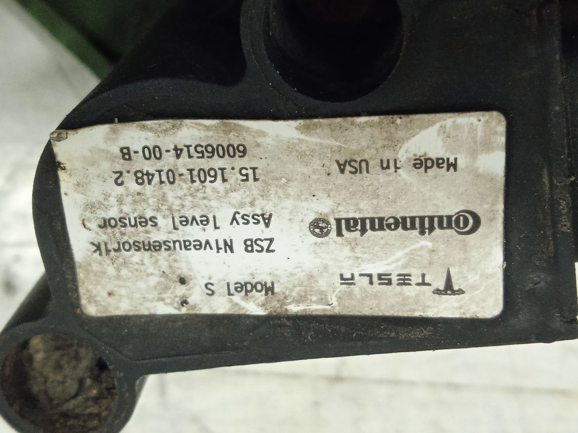 Sensor tesla model s basis