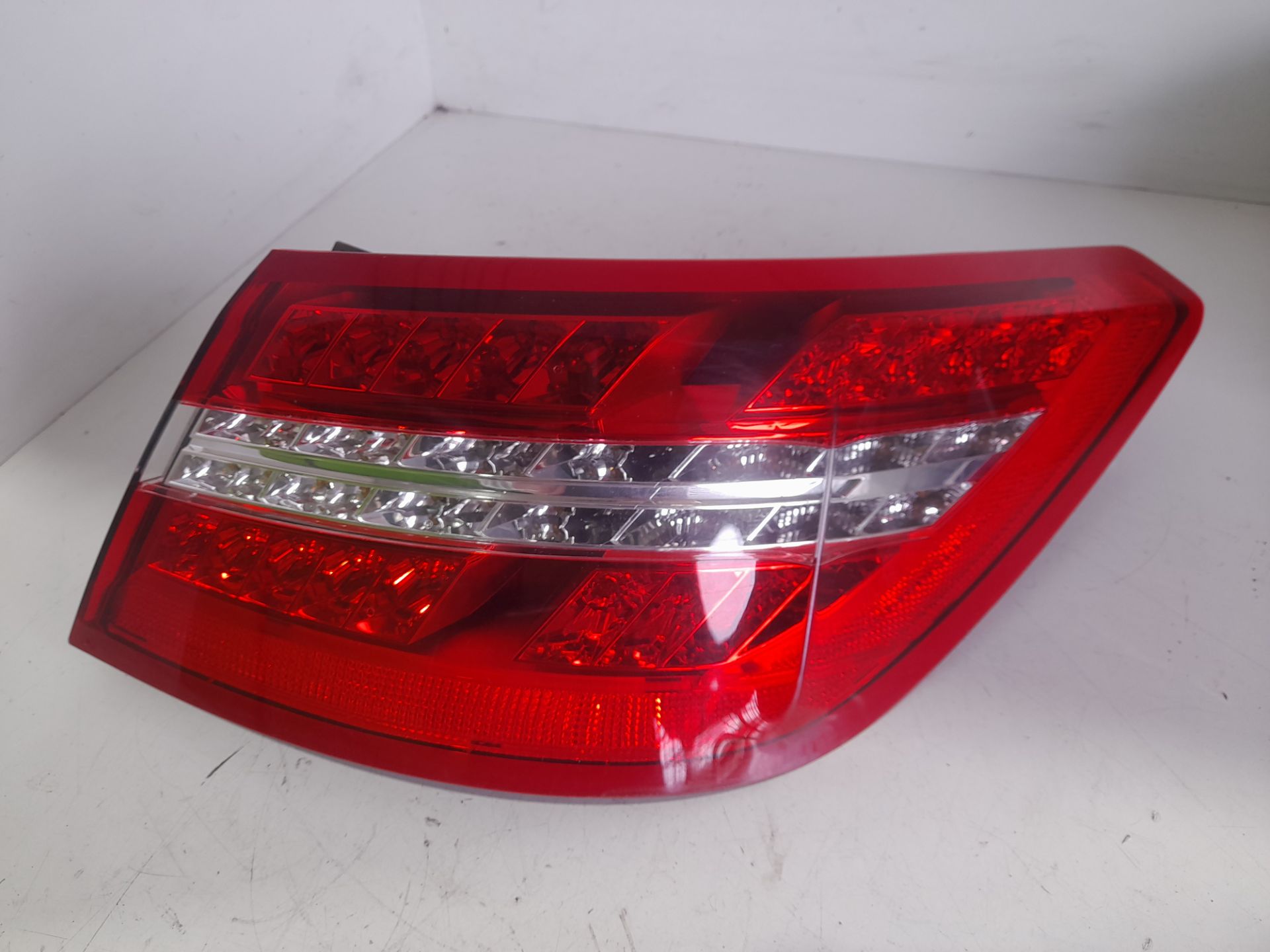 Piloto trasero derecho mercedes-benz clase e (bm 207) coupe e 350 cdi blueefficiency (207.