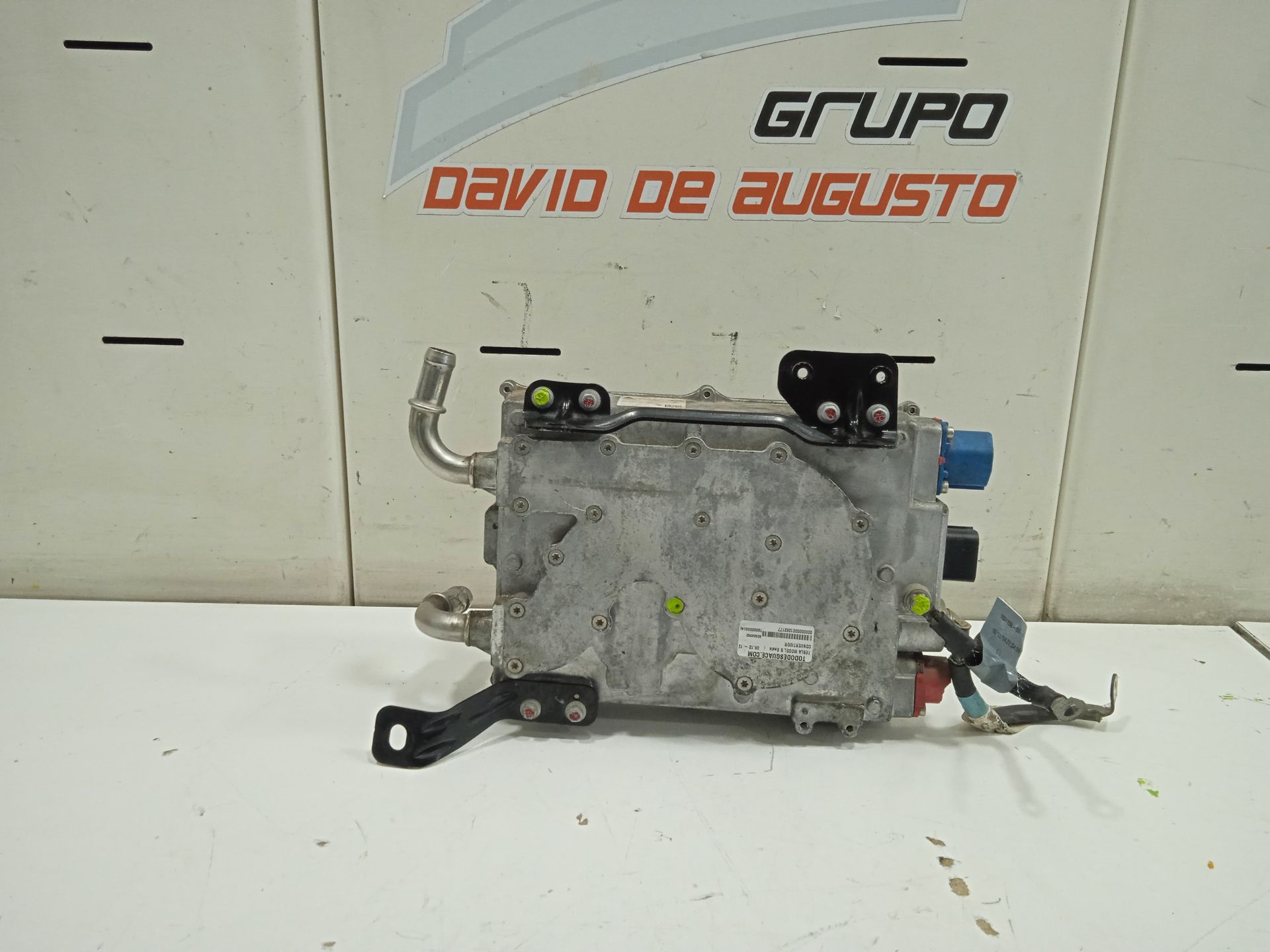 No identificado tesla model s basis