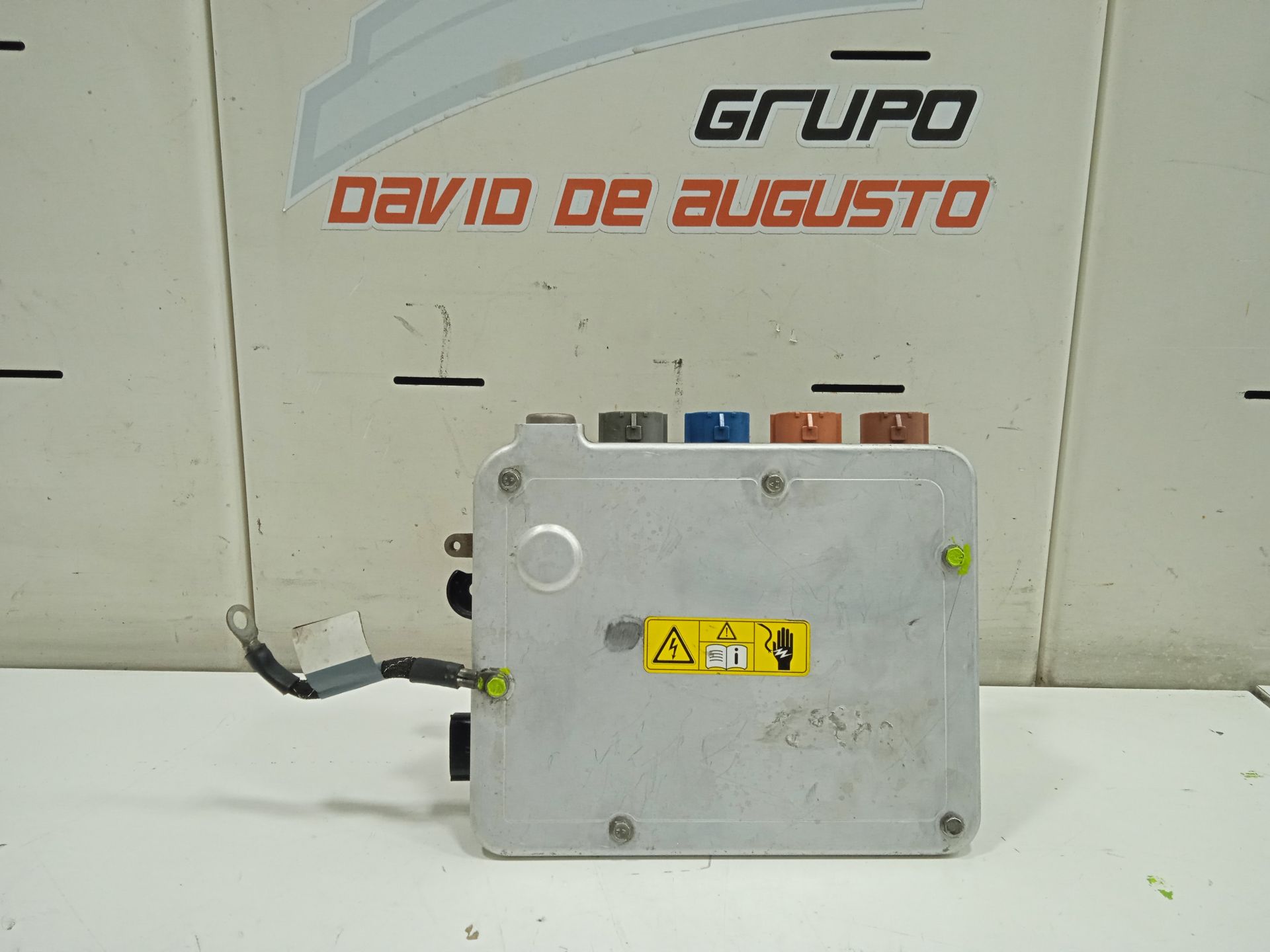 Centralita motor uce tesla model s basis