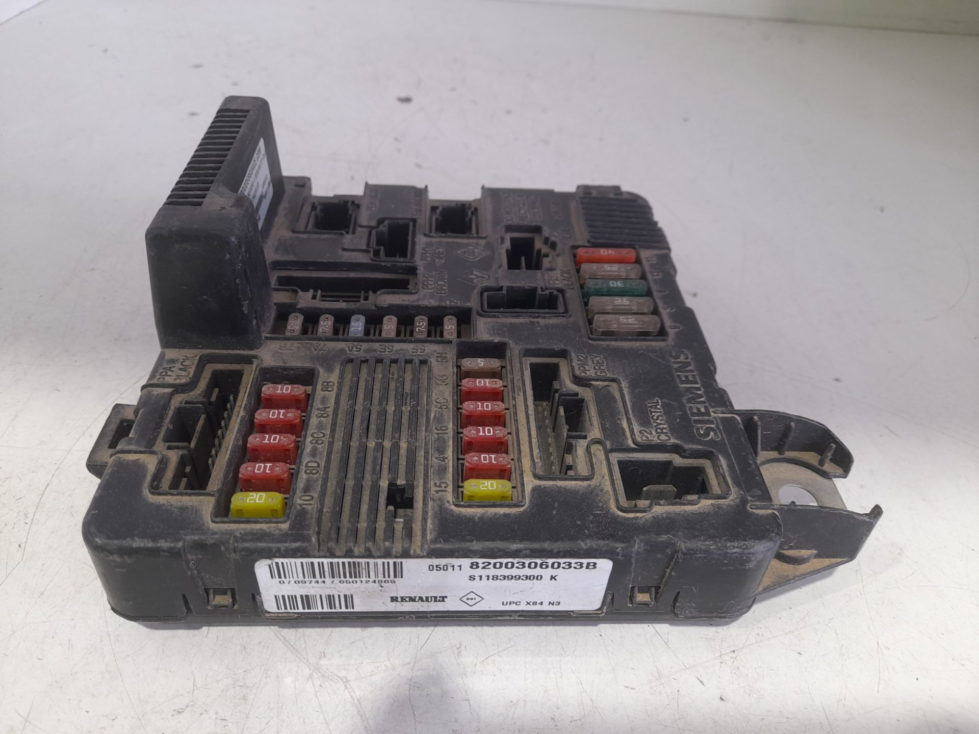 Caja reles / fusibles   no identificado