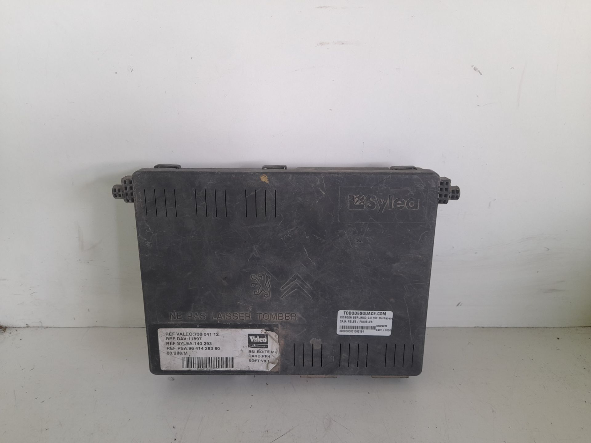 Caja reles / fusibles   no identificado