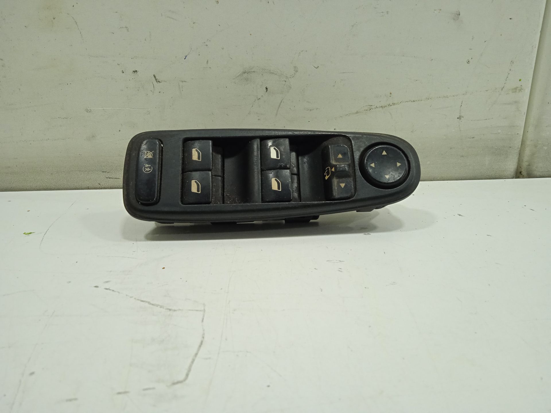 Mando elevalunas delantero izquierdo citroen c4 picasso seduction