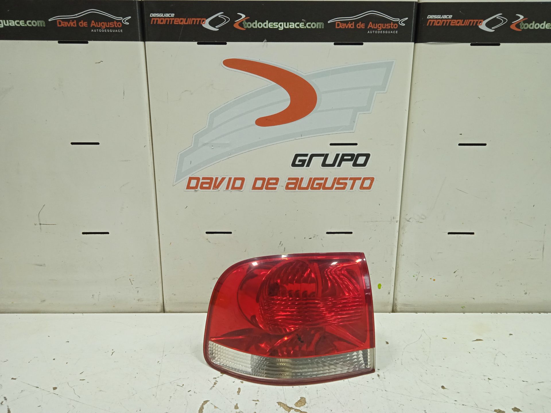 Piloto trasero izquierdo volkswagen touareg (7la) tdi v10