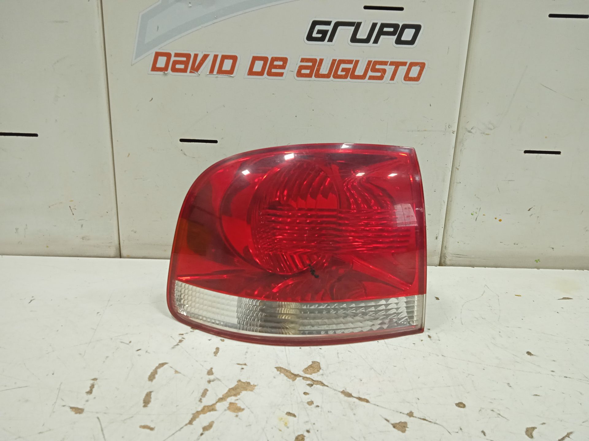 Piloto trasero izquierdo volkswagen touareg (7la) tdi v10