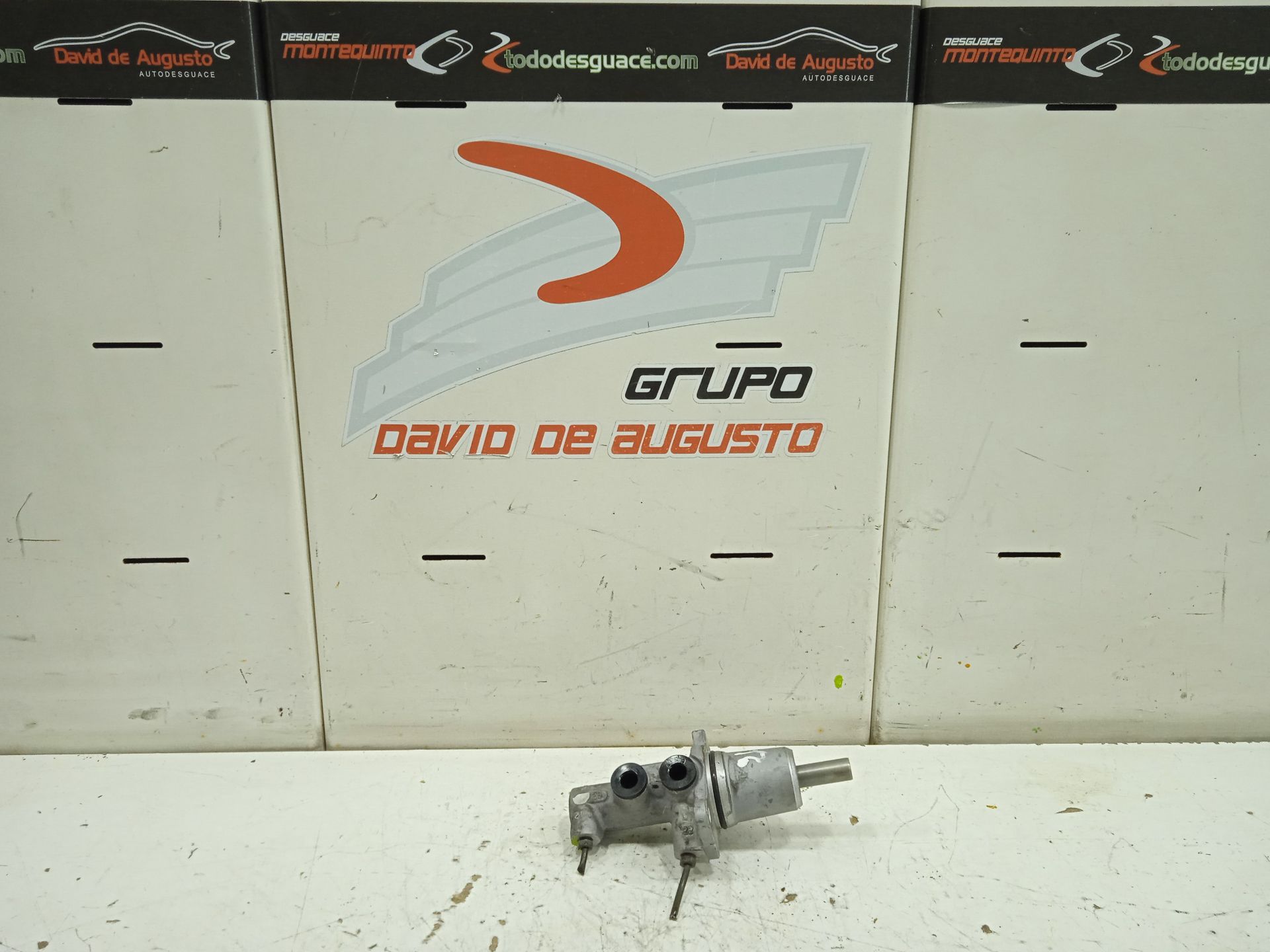 Bomba freno lt  46  caja cerrada