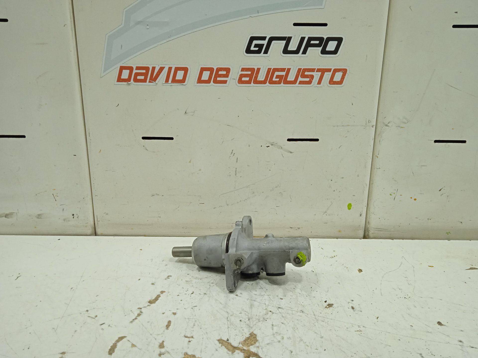 Bomba freno lt  46  caja cerrada