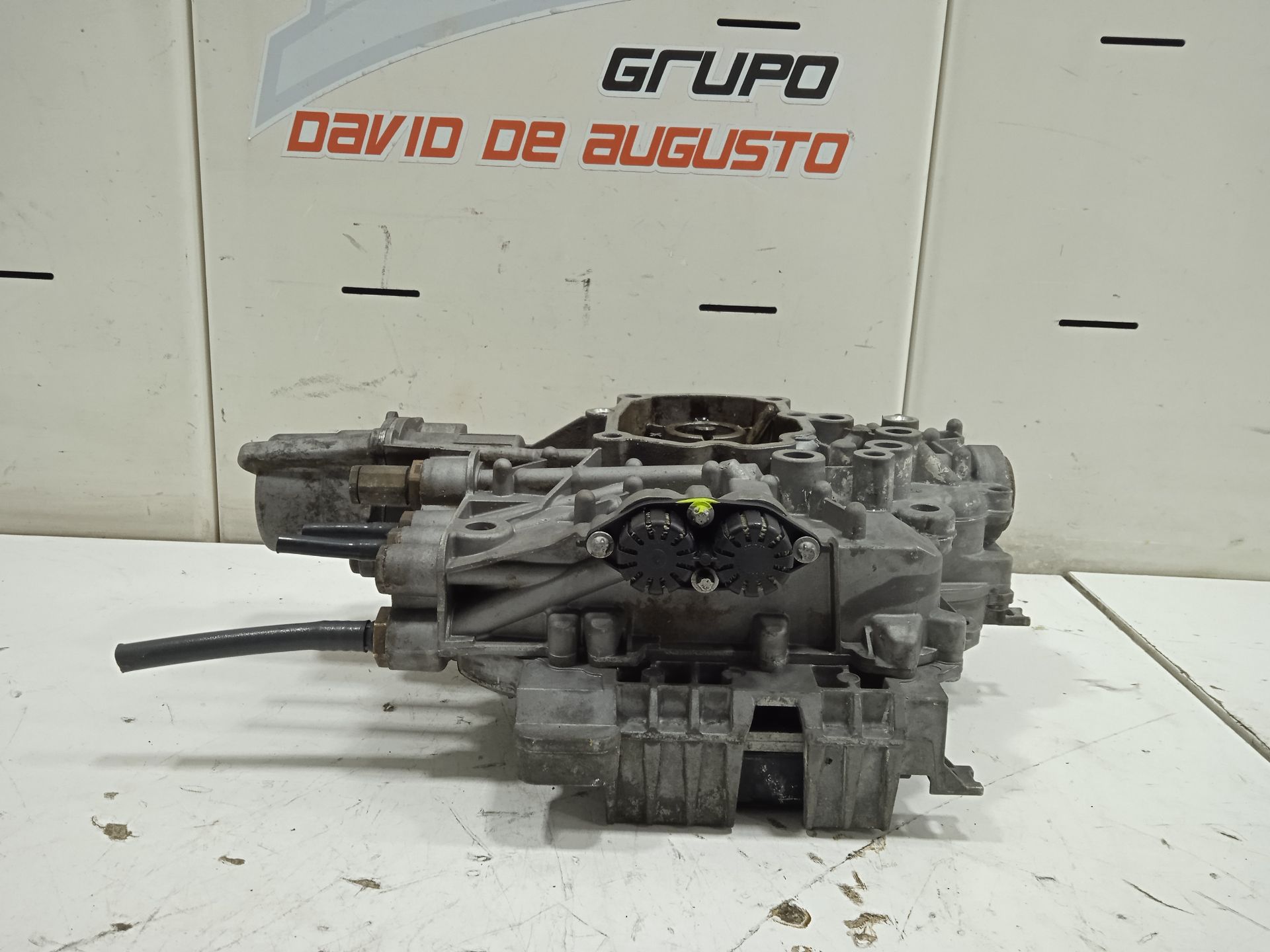 No identificado mercedes-benz actros 4 2-ejes bm 963 (2011) 