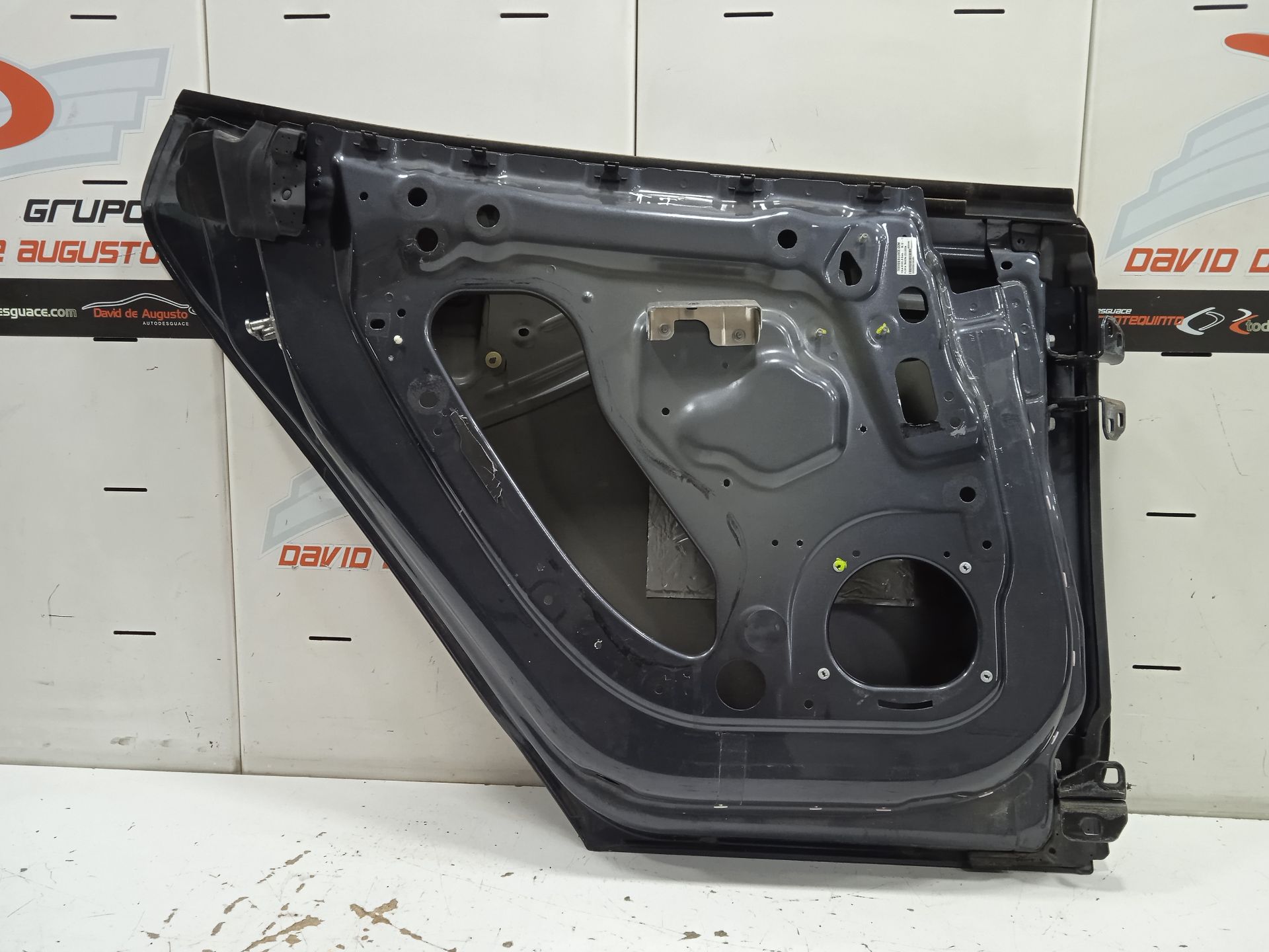 Puerta trasera izquierda tesla model s basis