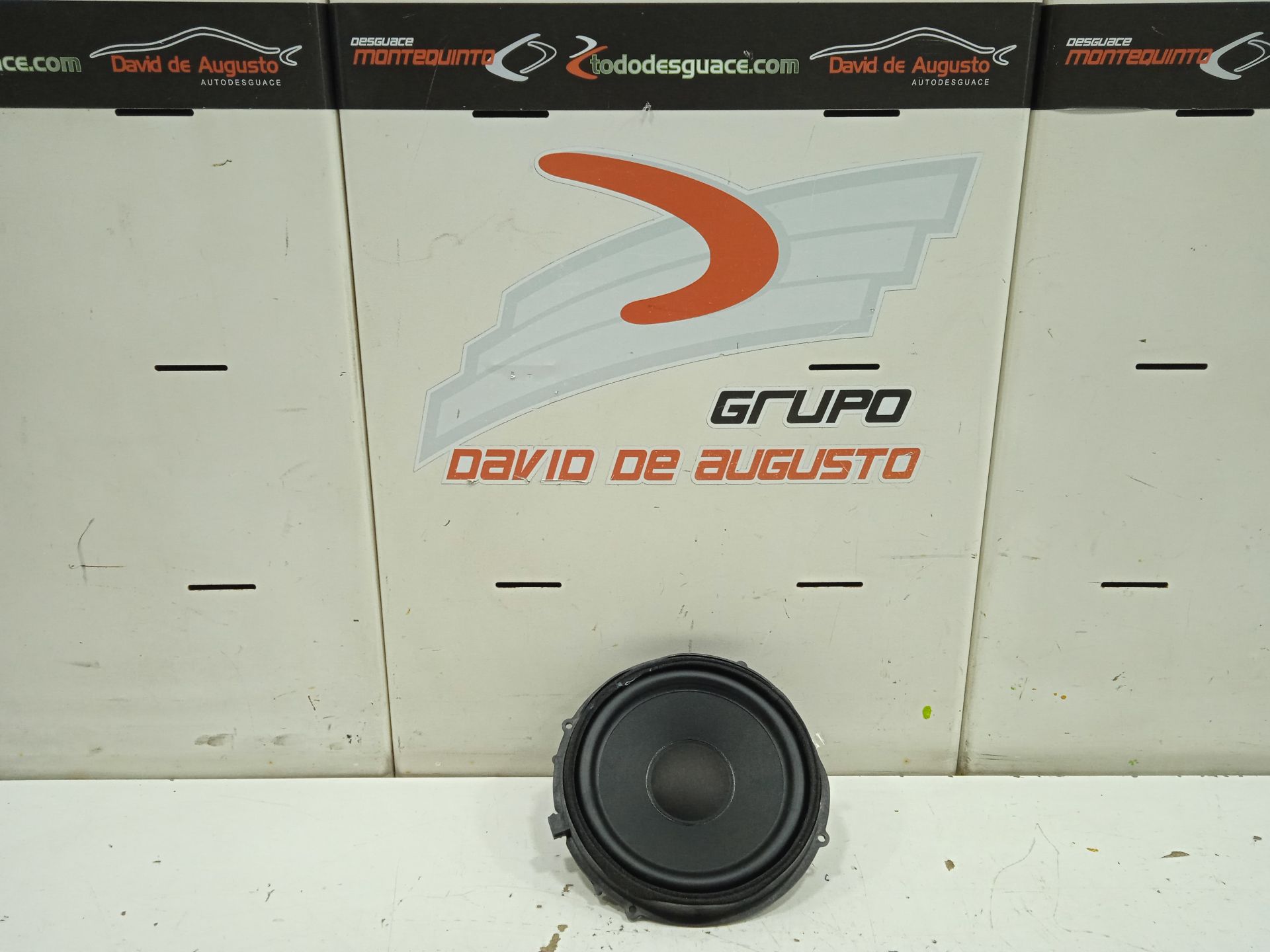 No identificado tesla model s basis