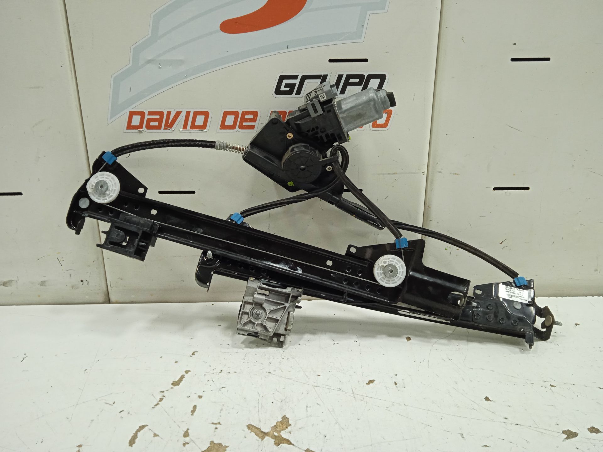 Elevalunas trasero derecho tesla model s basis