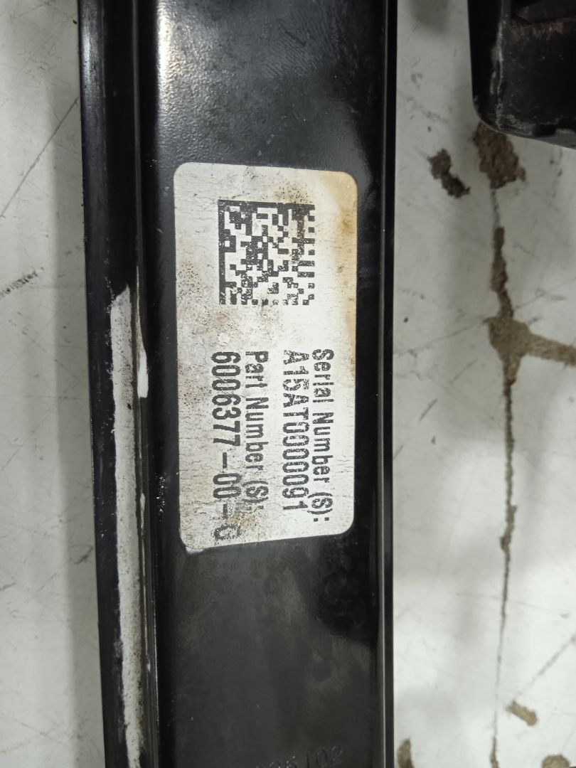 Elevalunas trasero derecho tesla model s basis