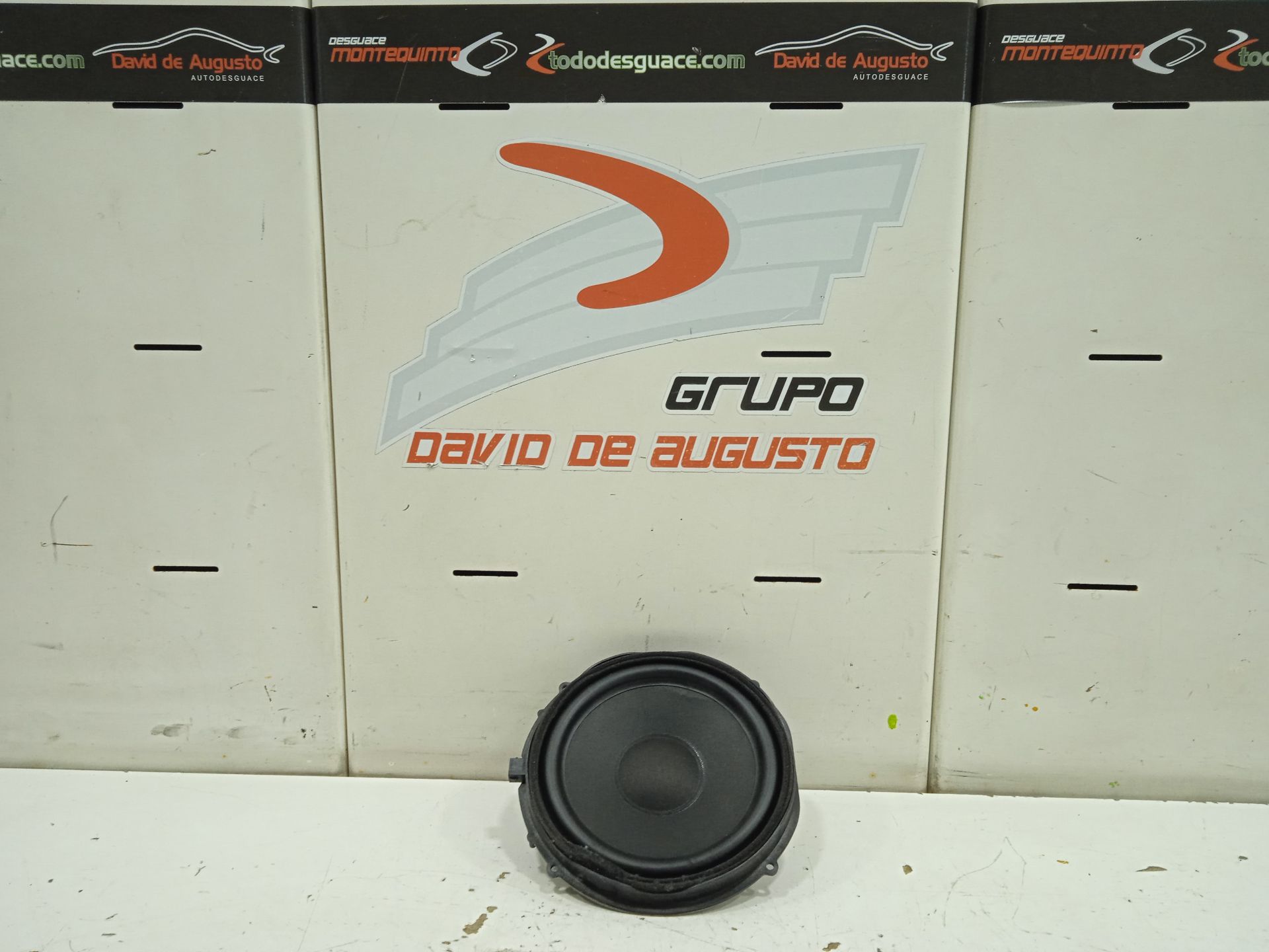 No identificado tesla model s basis