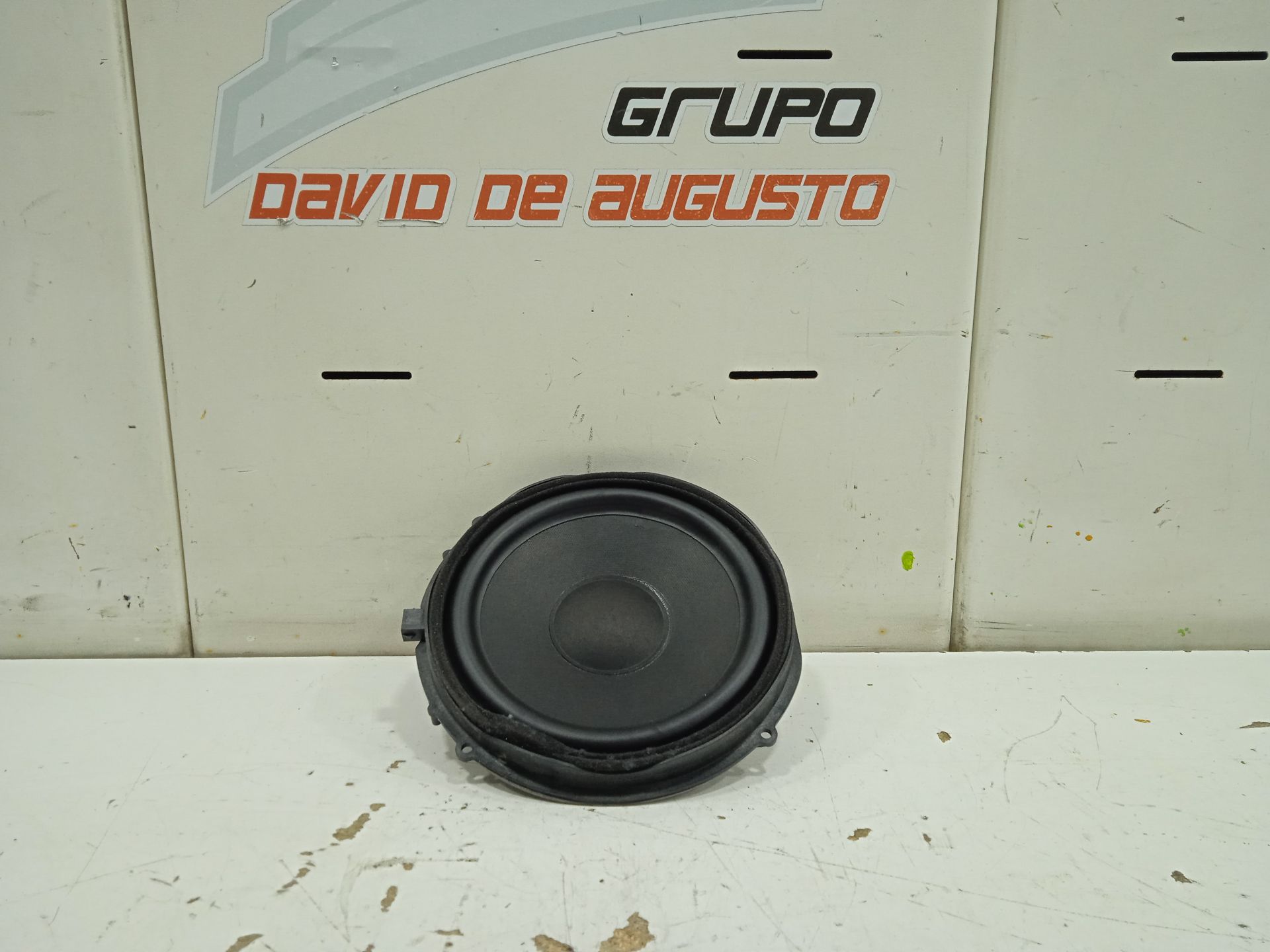 No identificado tesla model s basis