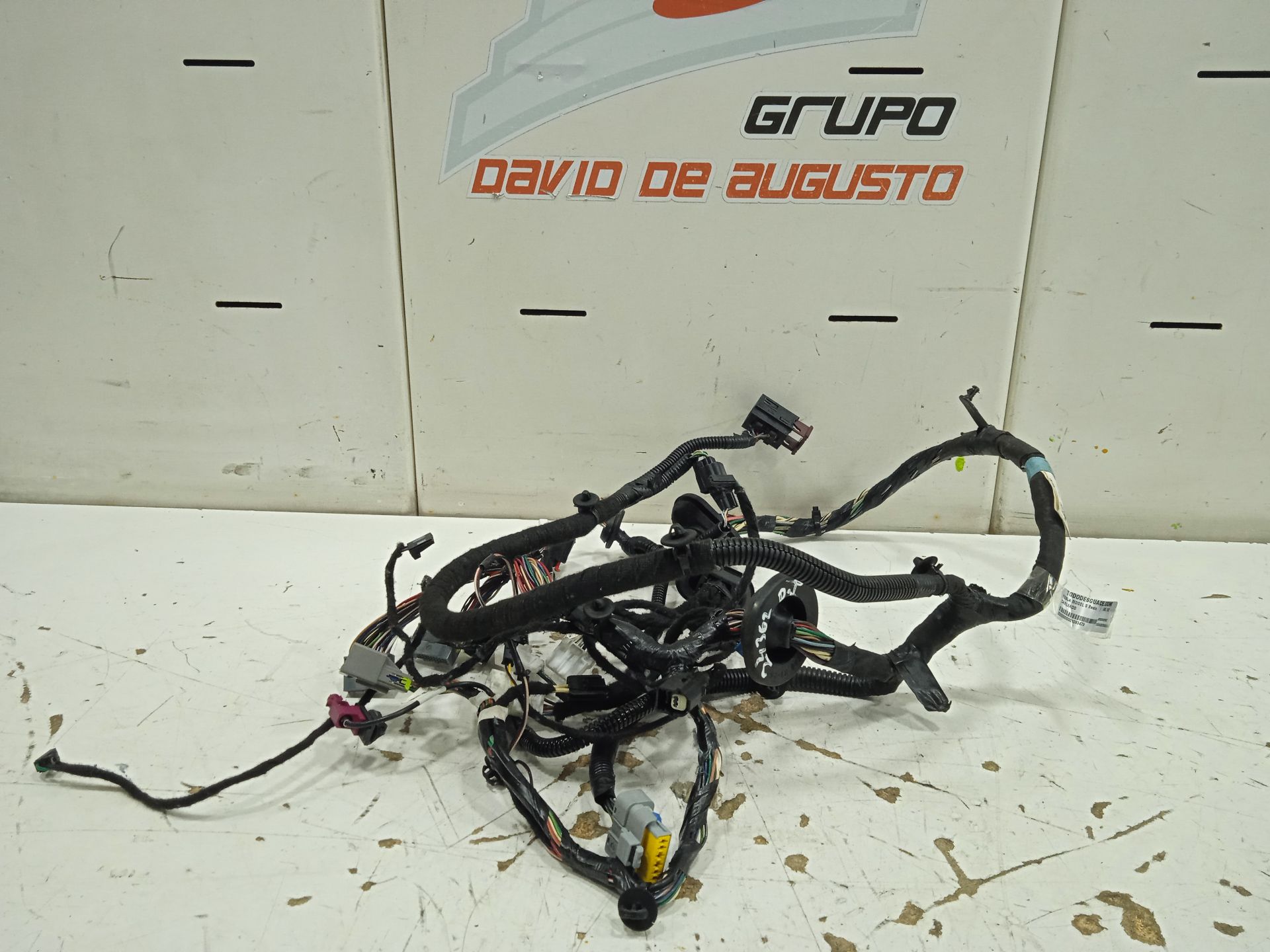 No identificado tesla model s basis