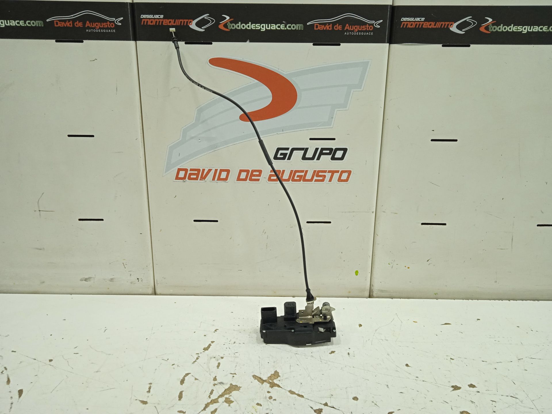 Cerradura puerta delantera derecha tesla model s basis