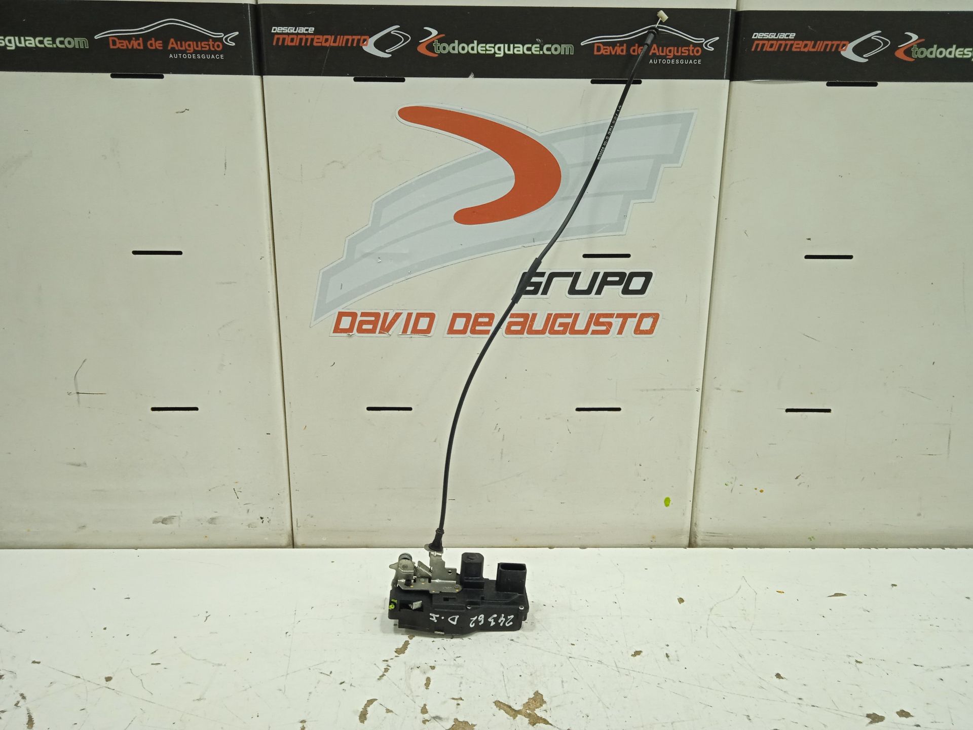 Cerradura puerta delantera izquierda tesla model s basis