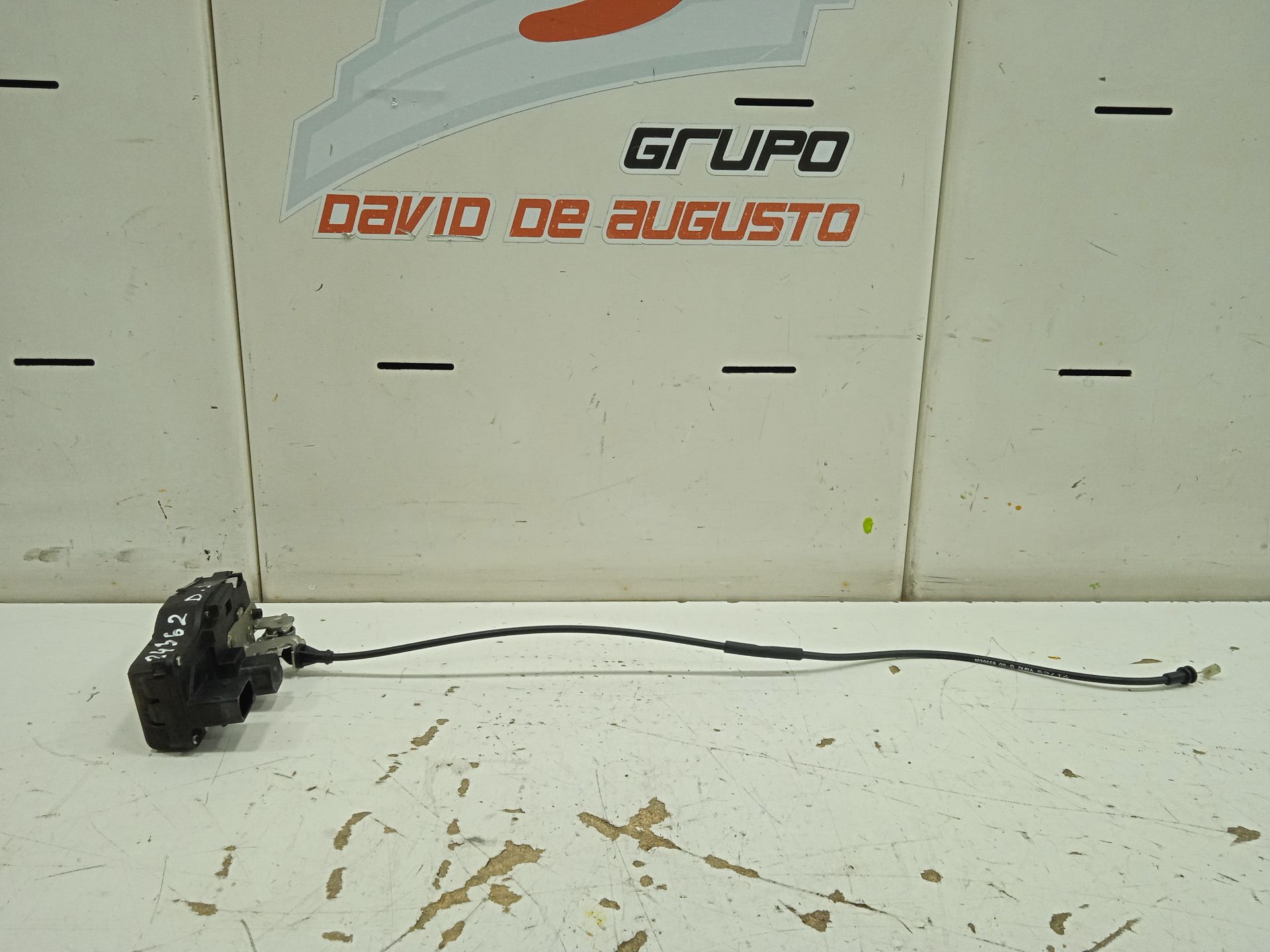 Cerradura puerta delantera izquierda tesla model s basis