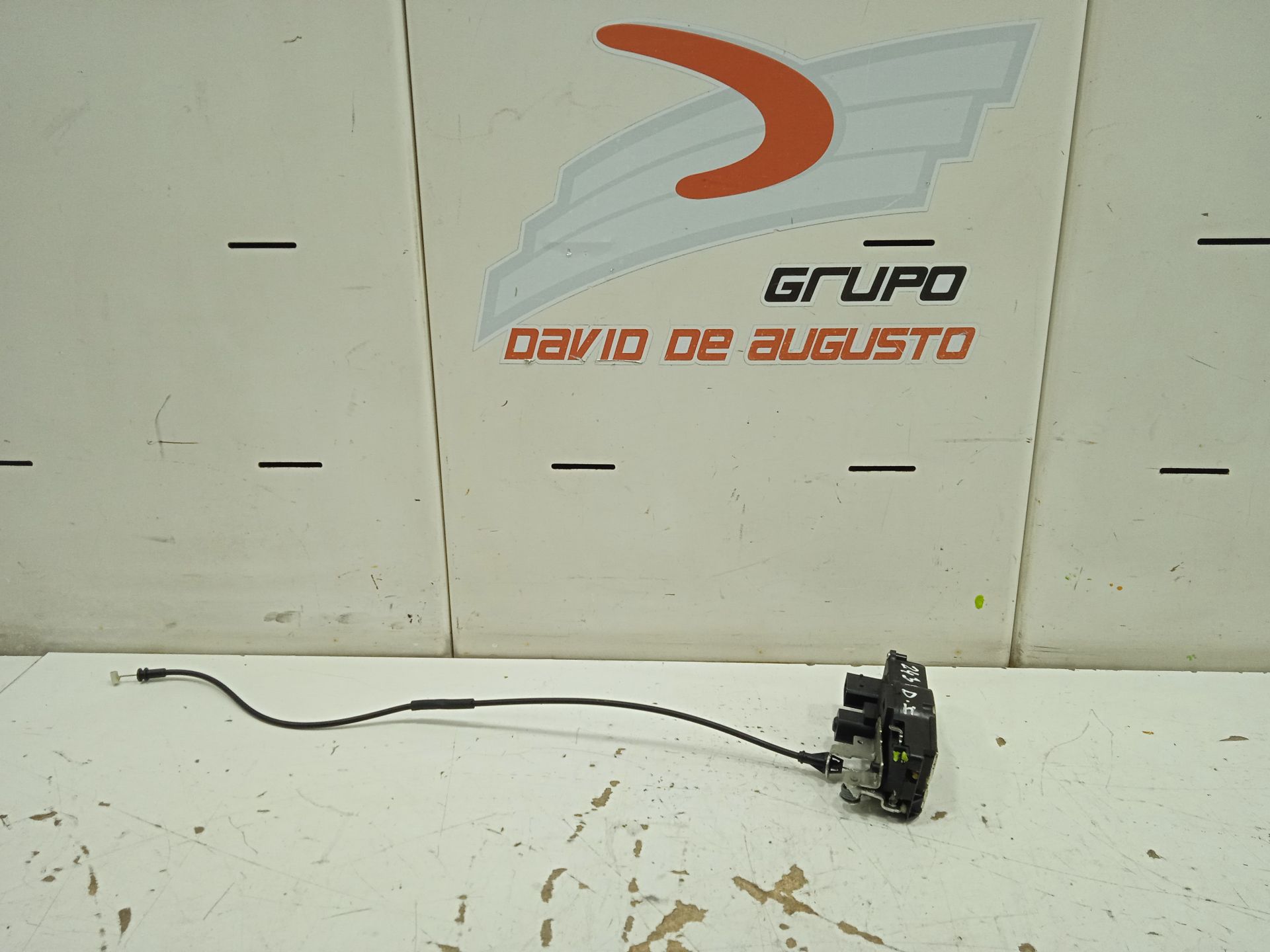 Cerradura puerta delantera izquierda tesla model s basis