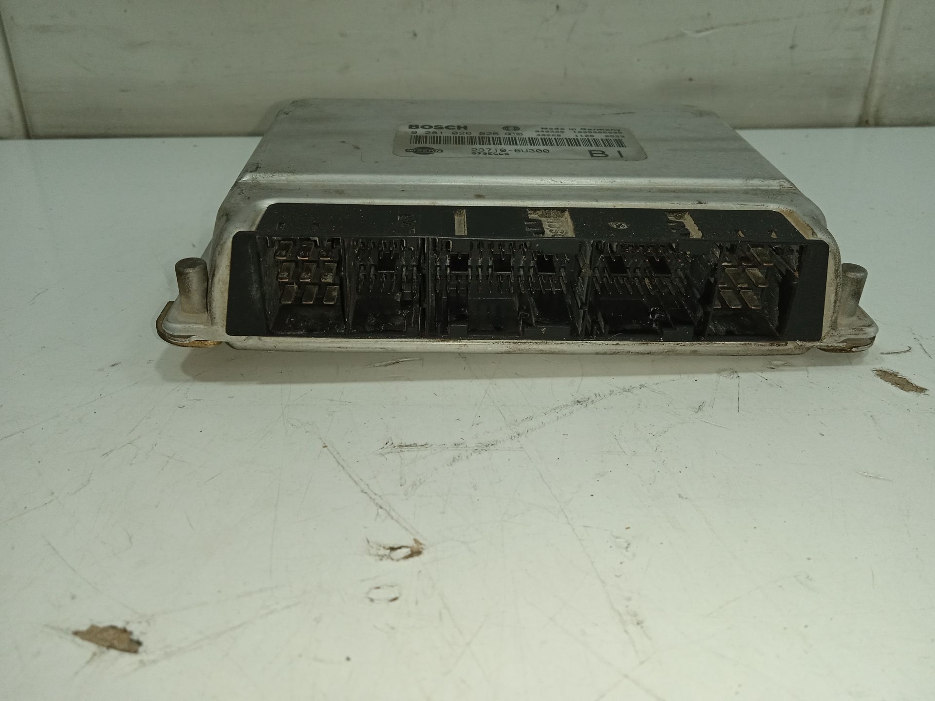 Centralita motor uce nissan cabstar cabina doble cabina doble