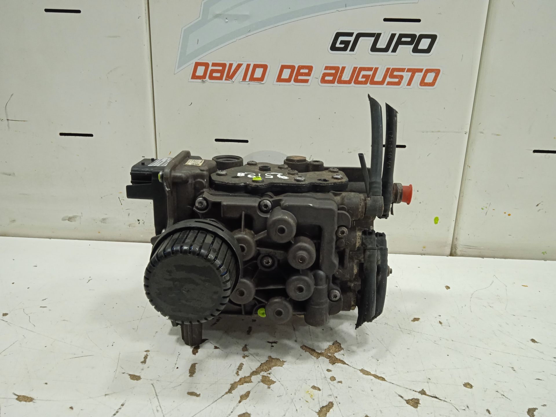 No identificado mercedes-benz actros 4 2-ejes bm 963 (2011) 