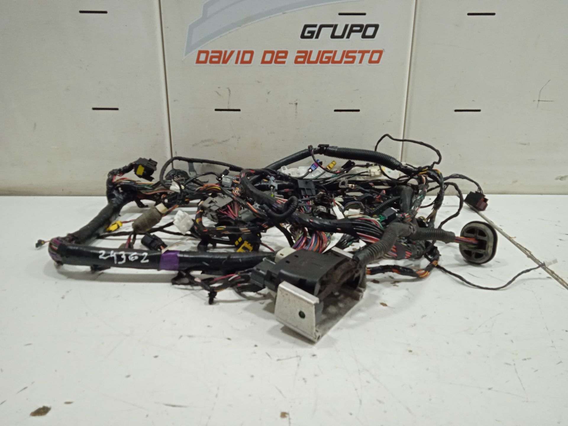 No identificado tesla model s basis