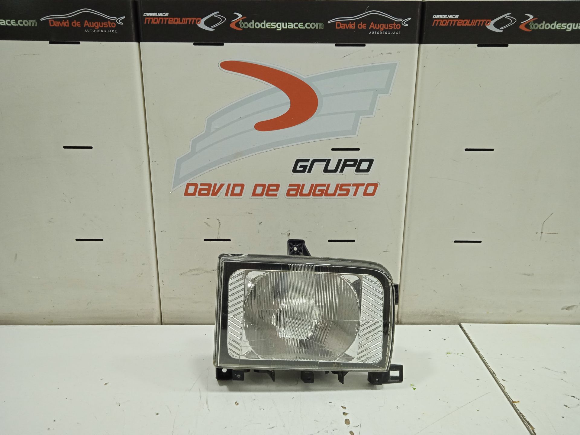 Faro derecho nissan cabstar e cabina doble cabina doble