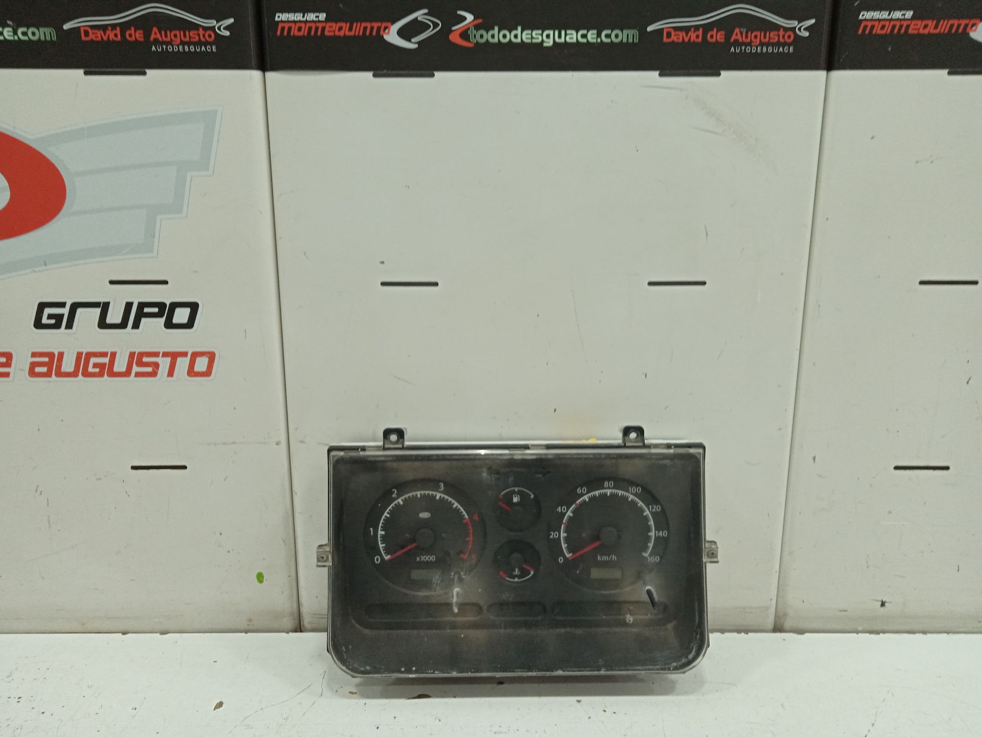 Cuadro instrumentos nissan  no identificado