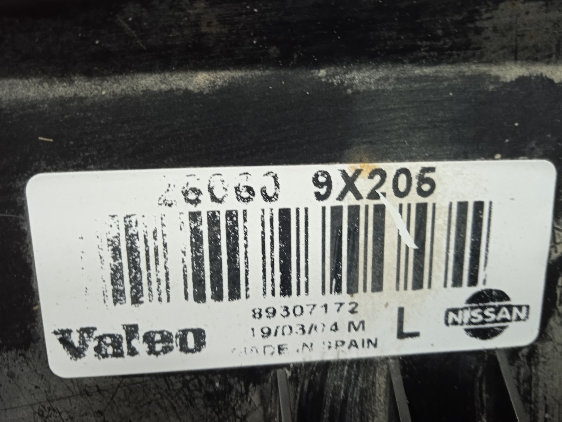 Faro izquierdo nissan  no identificado