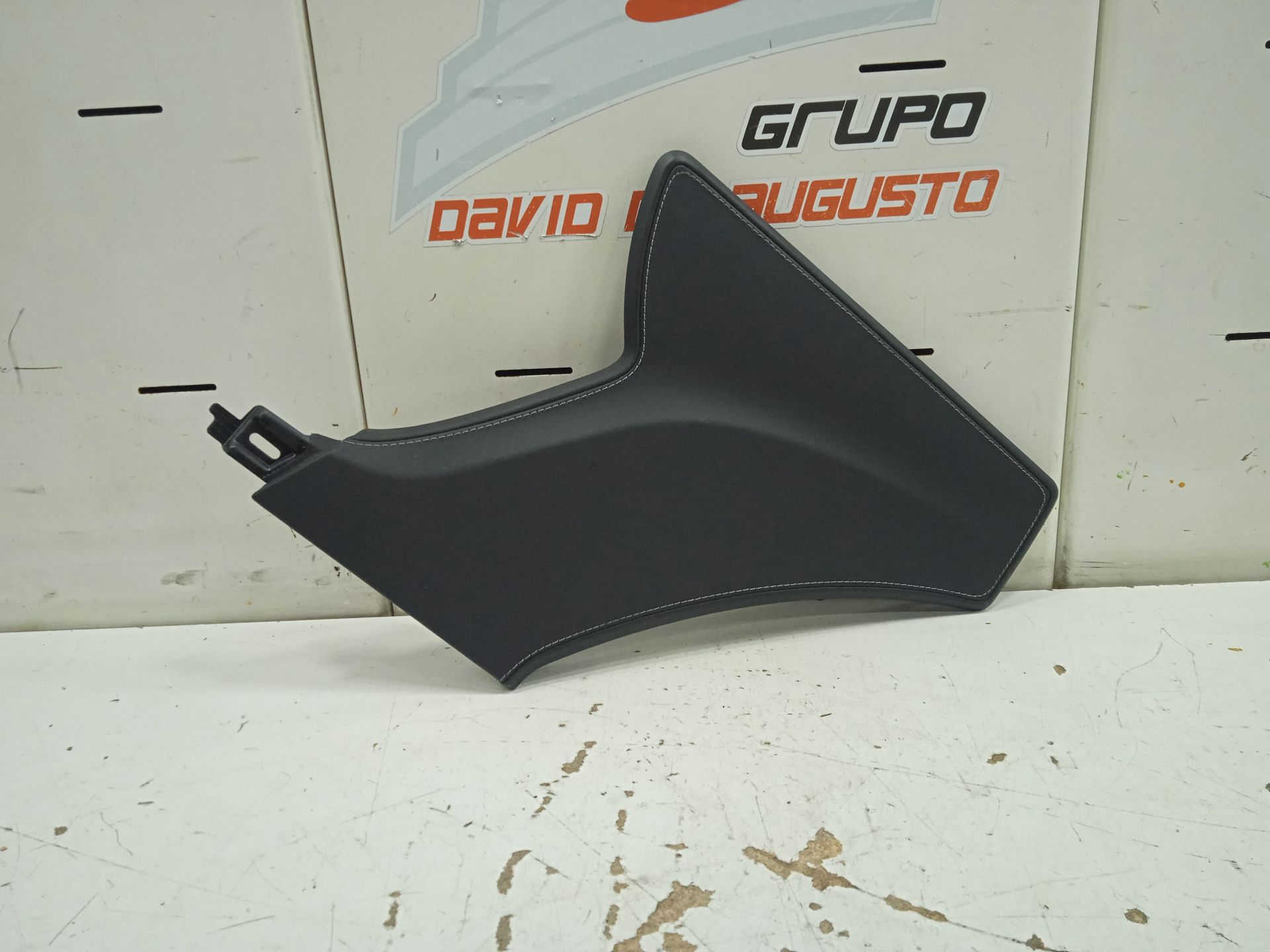 No identificado tesla model s basis