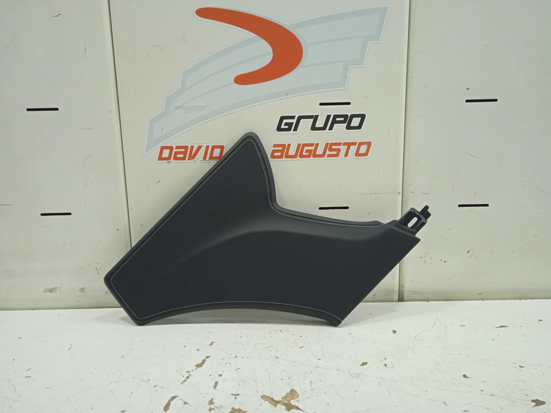 No identificado tesla model s basis