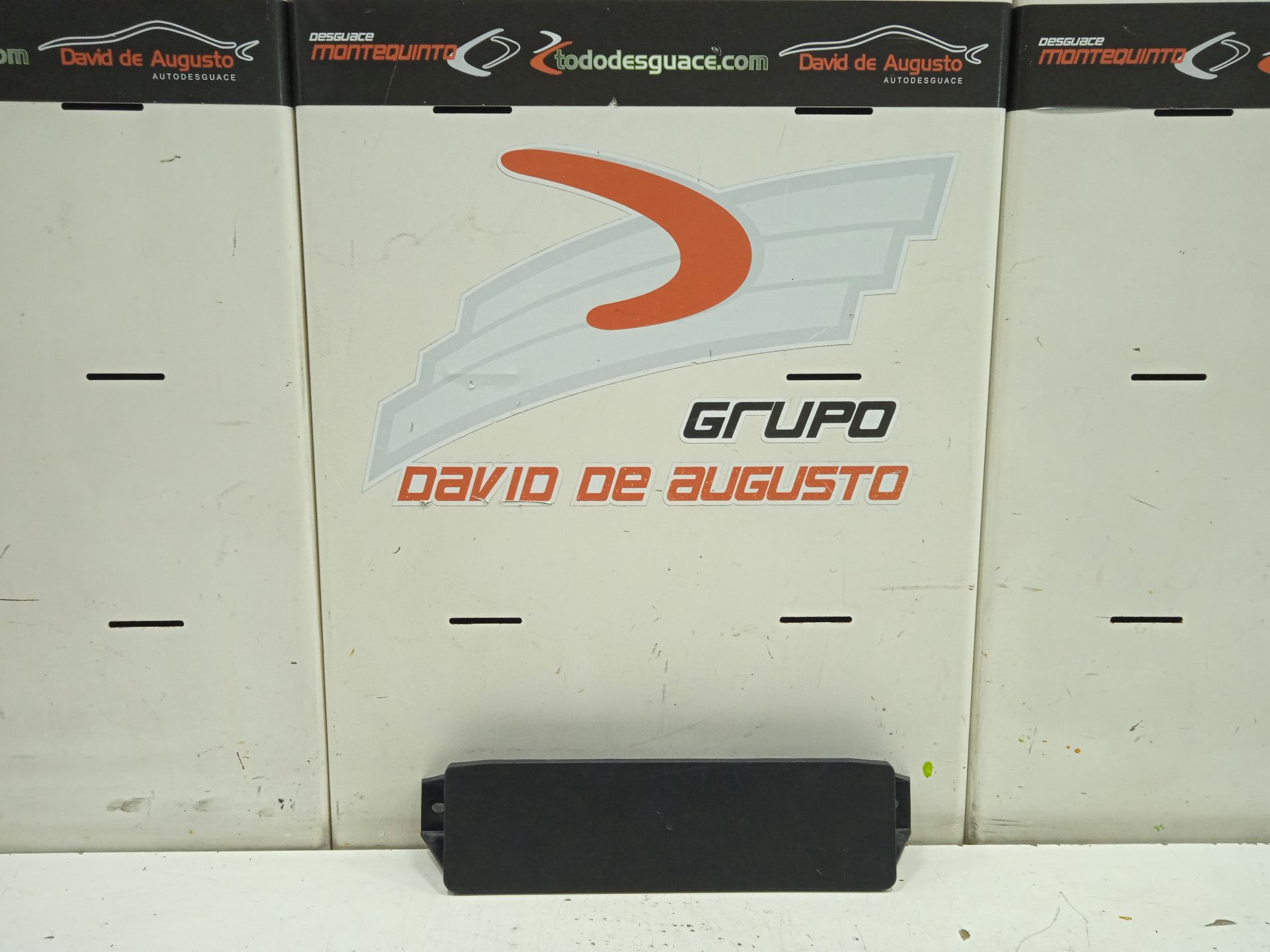No identificado tesla model s basis