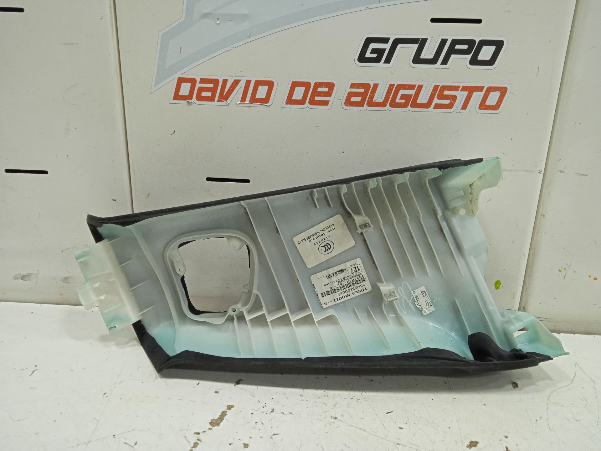 No identificado tesla model s basis