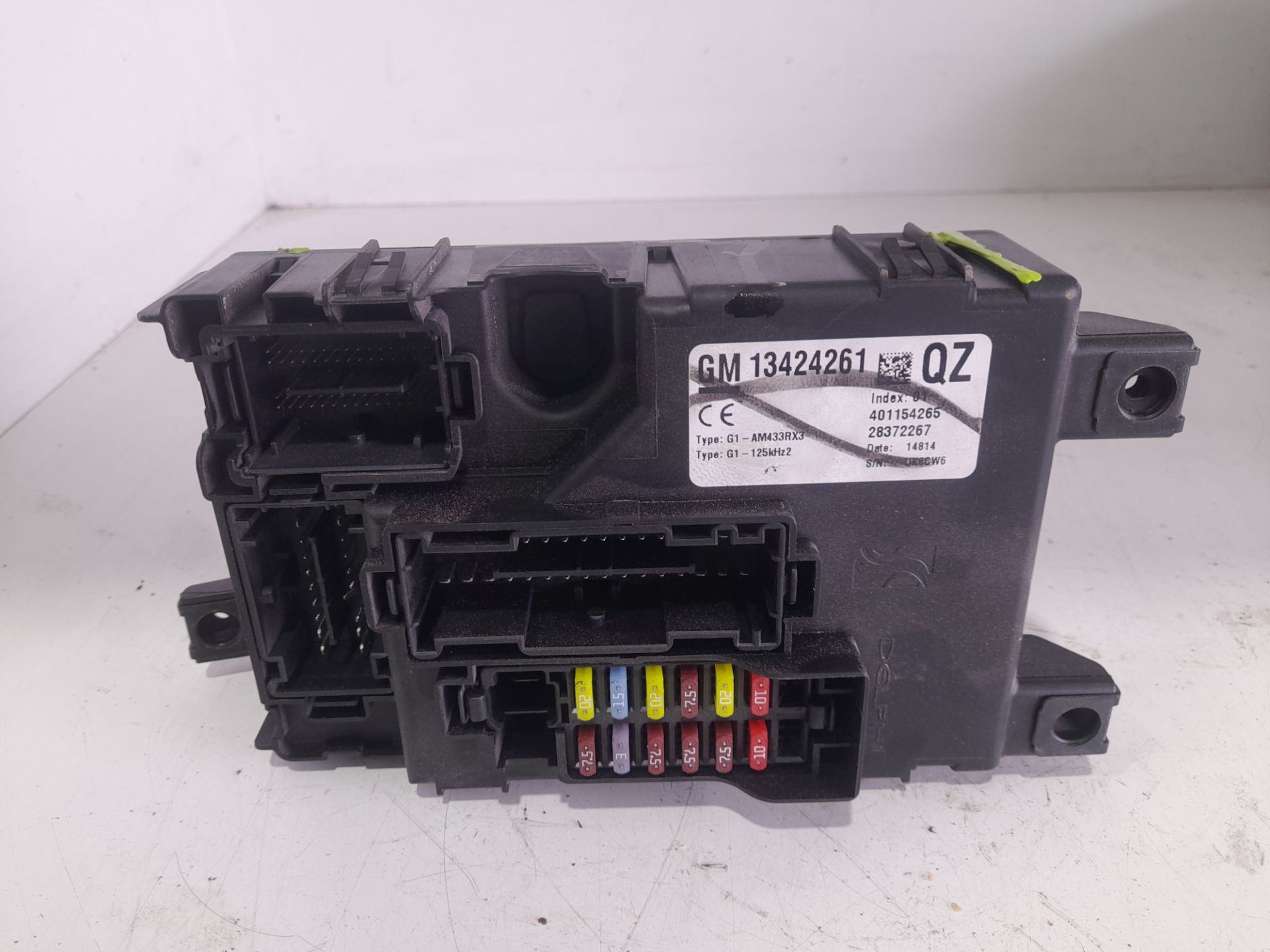 Caja reles / fusibles   no identificado