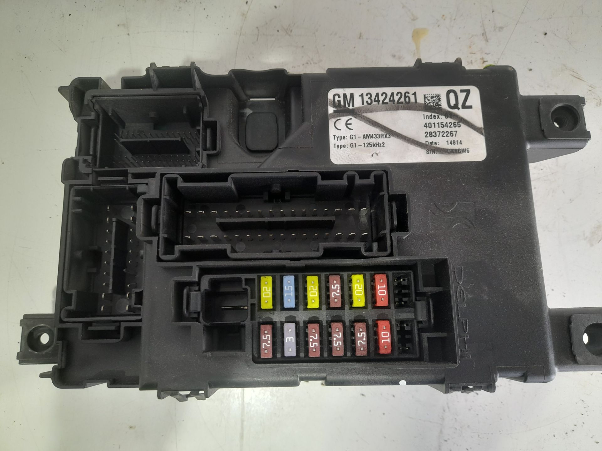 Caja reles / fusibles   no identificado